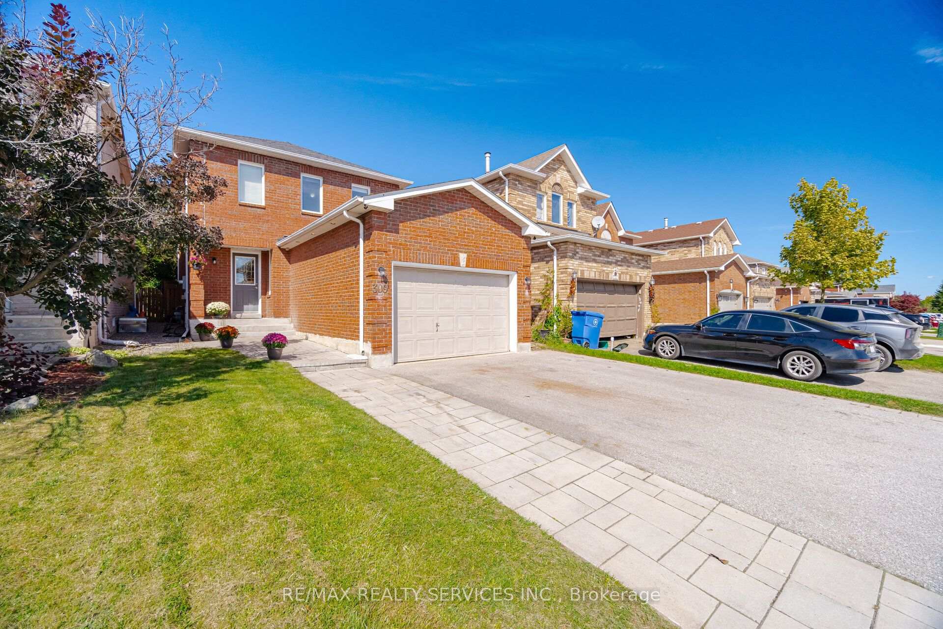 Photo 3 of 309 Marshall Crescent, Orangeville — HOMEH