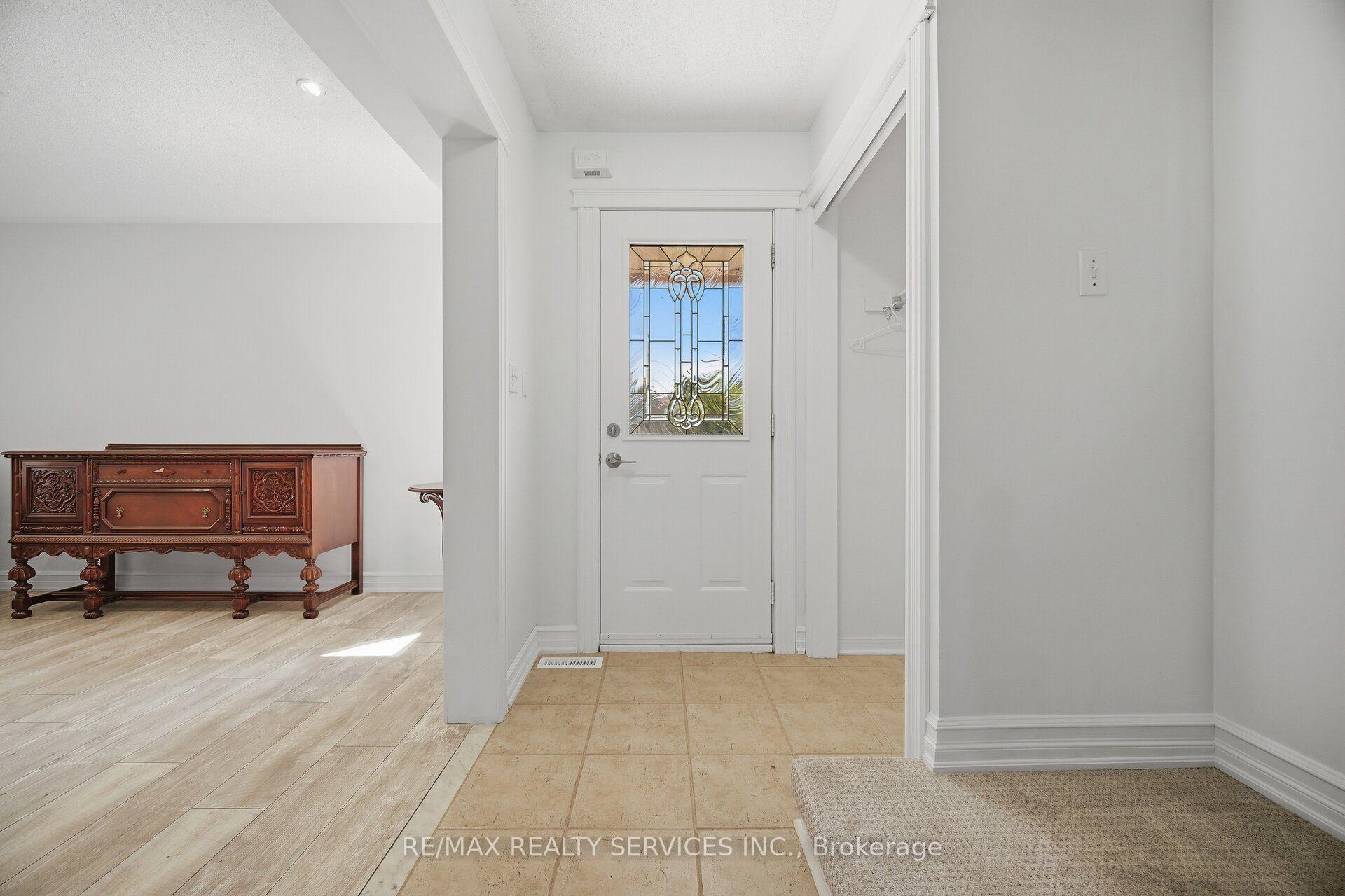 Photo 6 of 309 Marshall Crescent, Orangeville — HOMEH
