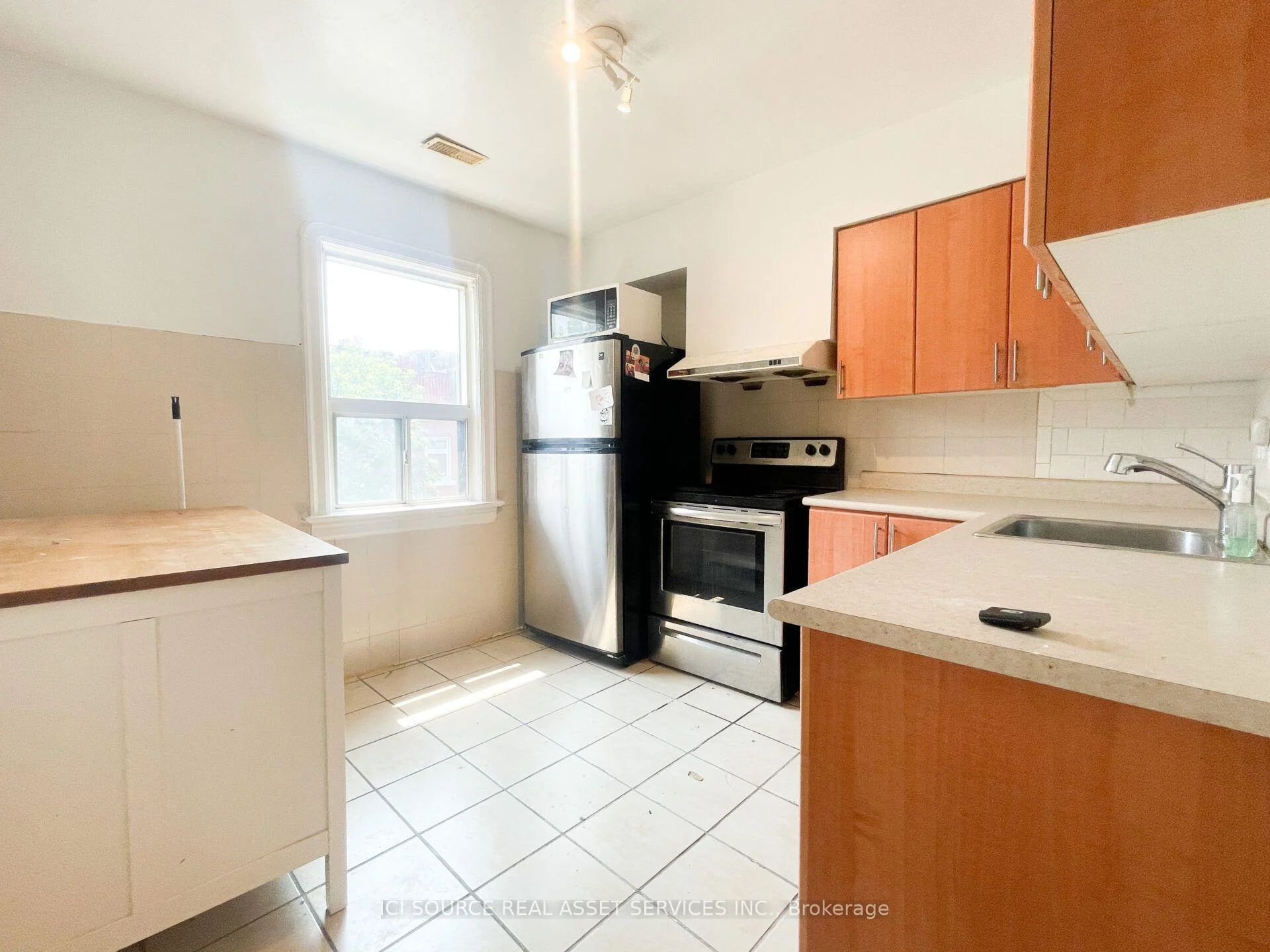 Photo 4 of Unit 2, 54 Markham Street, Toronto, Trinity-Bellwoods — HOMEH