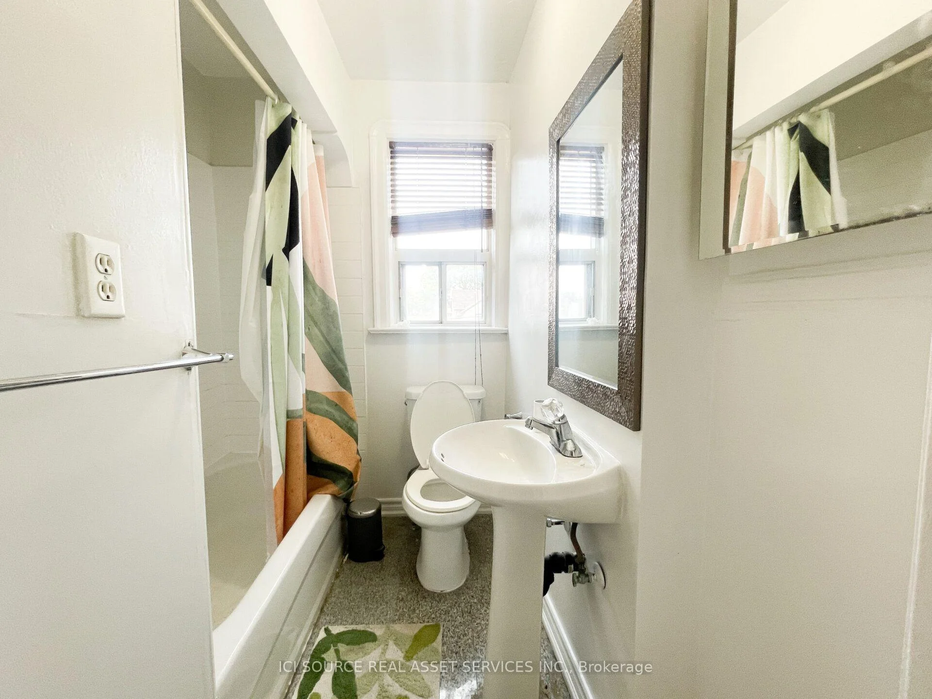 Photo 8 of Unit 2, 54 Markham Street, Toronto, Trinity-Bellwoods — HOMEH