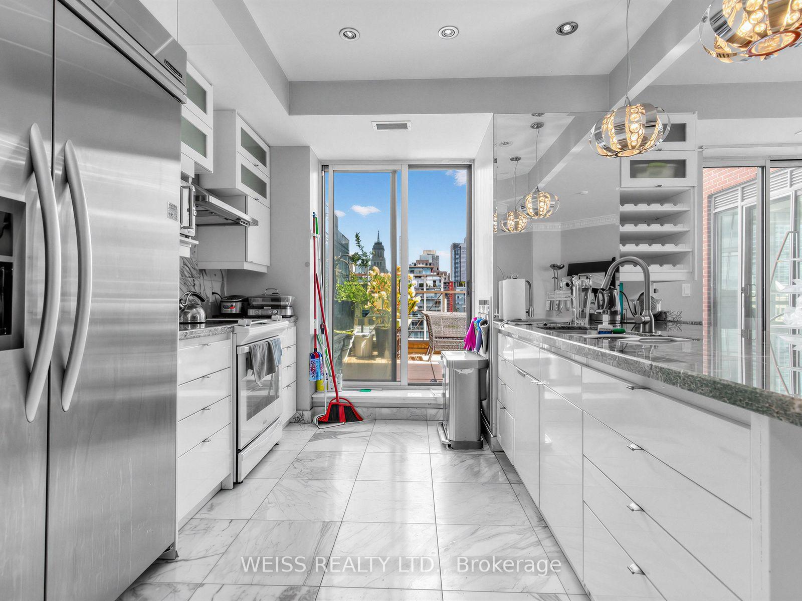 Photo 10 of Unit 902, 18 Beverley Street, Toronto, Kensington-Chinatown — HOMEH