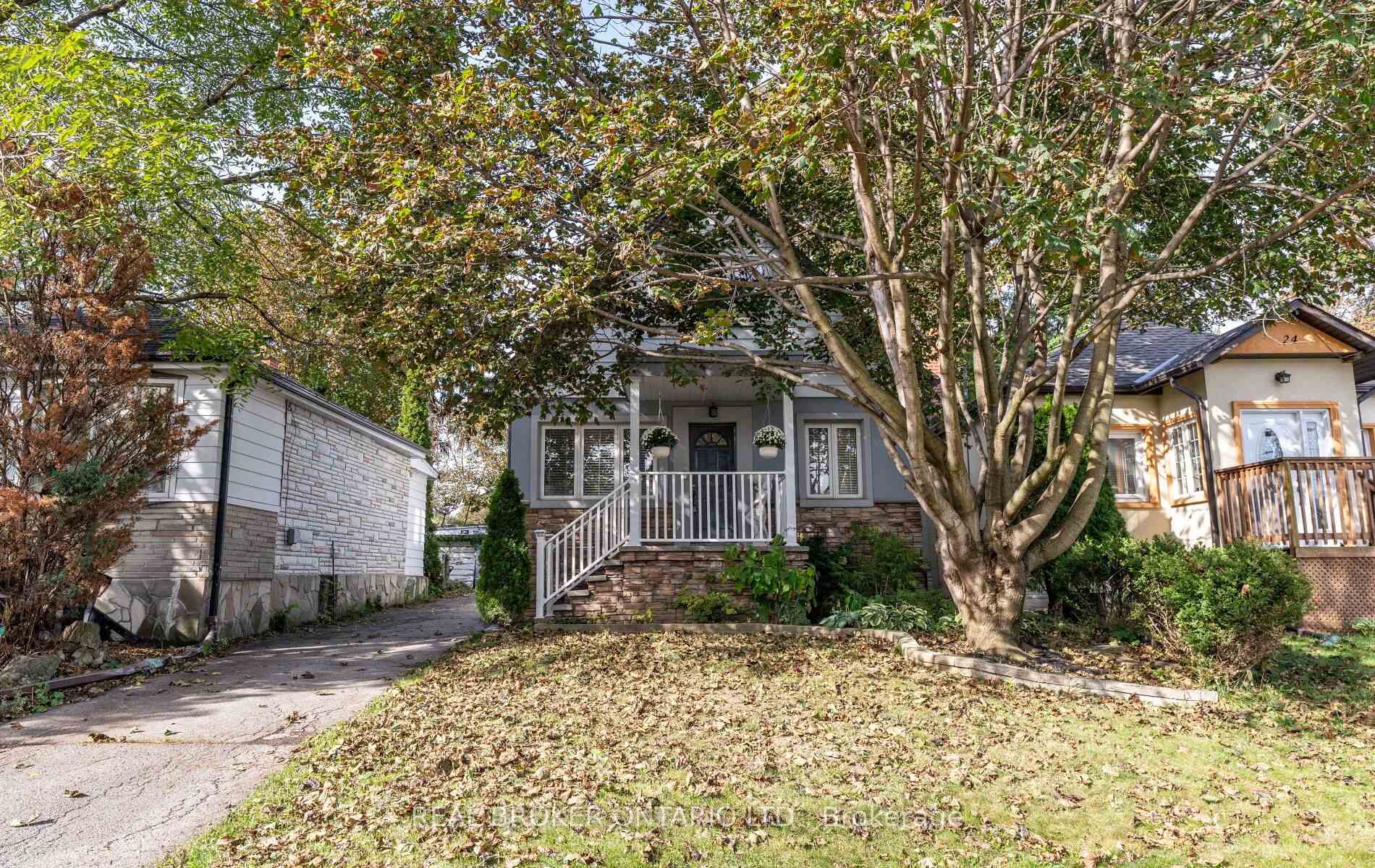 Photo 8 of 26 Roxaline Street, Etobicoke, Humber Heights — HOMEH