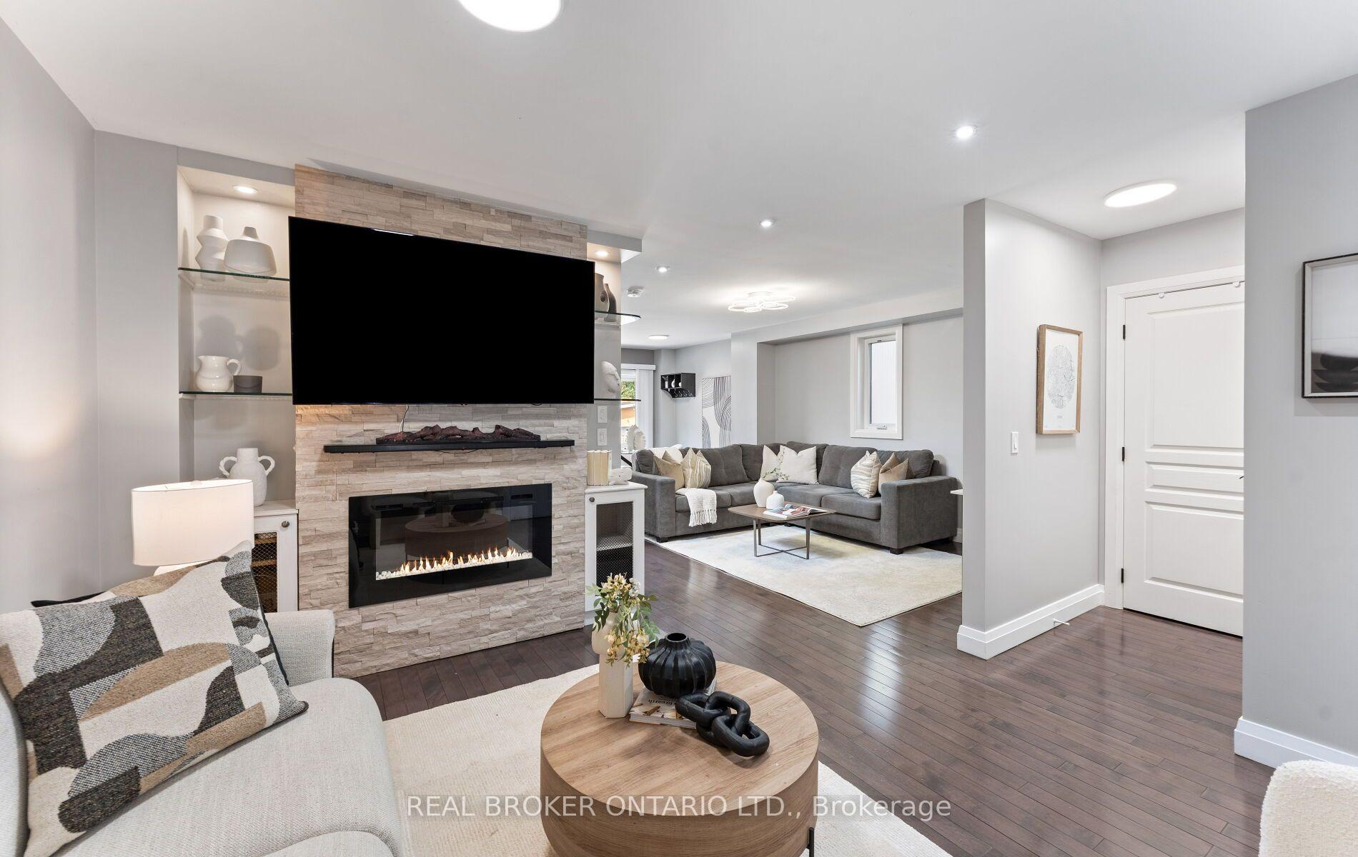 Photo 12 of 26 Roxaline Street, Etobicoke, Humber Heights — HOMEH