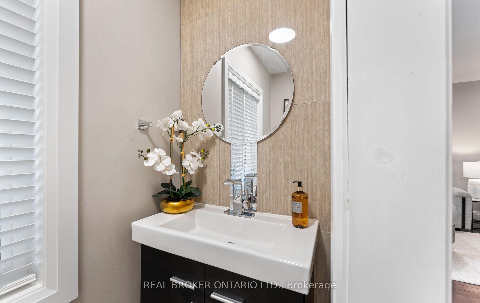 Photo 14 of 26 Roxaline Street, Etobicoke, Humber Heights — HOMEH