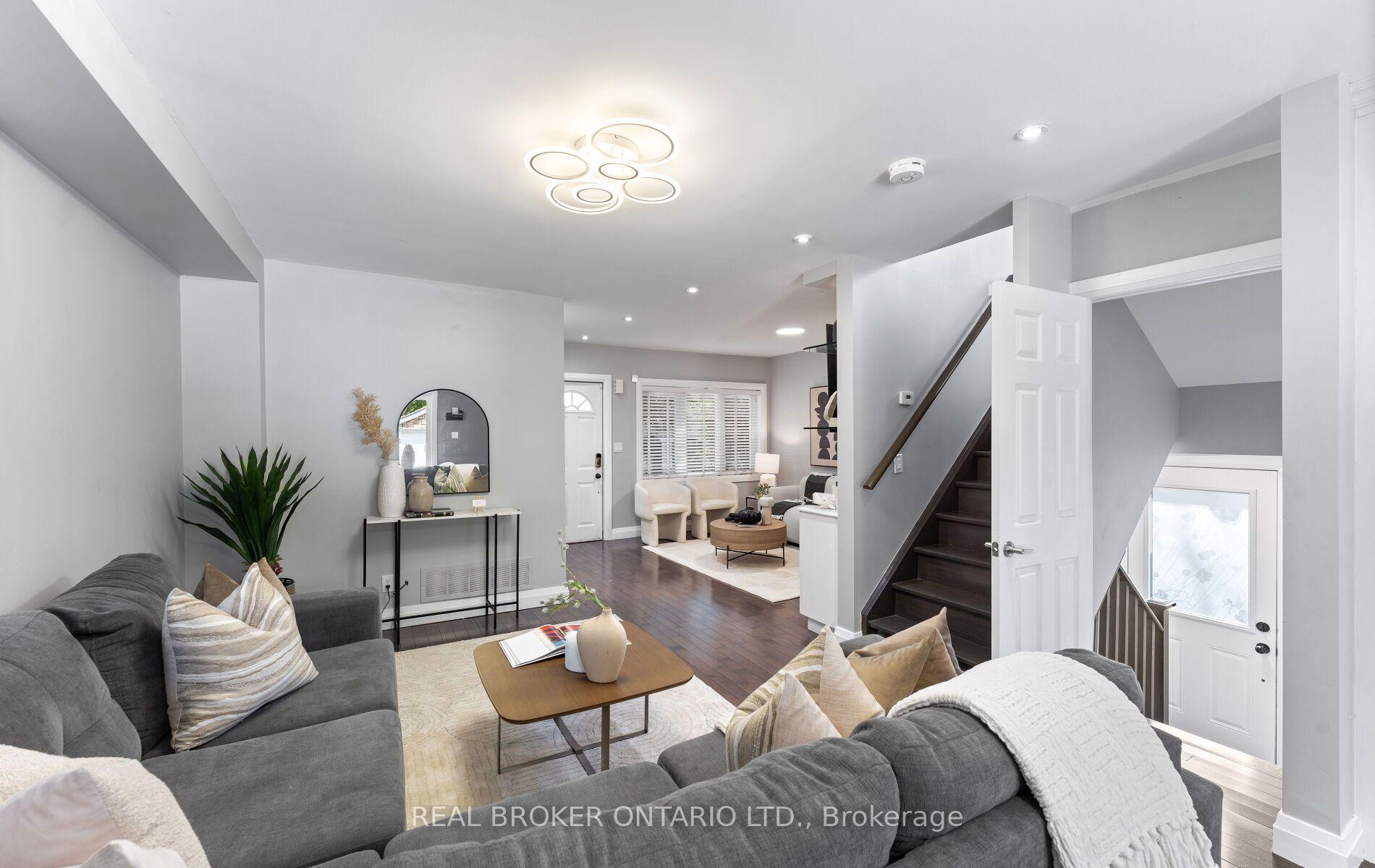 Photo 15 of 26 Roxaline Street, Etobicoke, Humber Heights — HOMEH