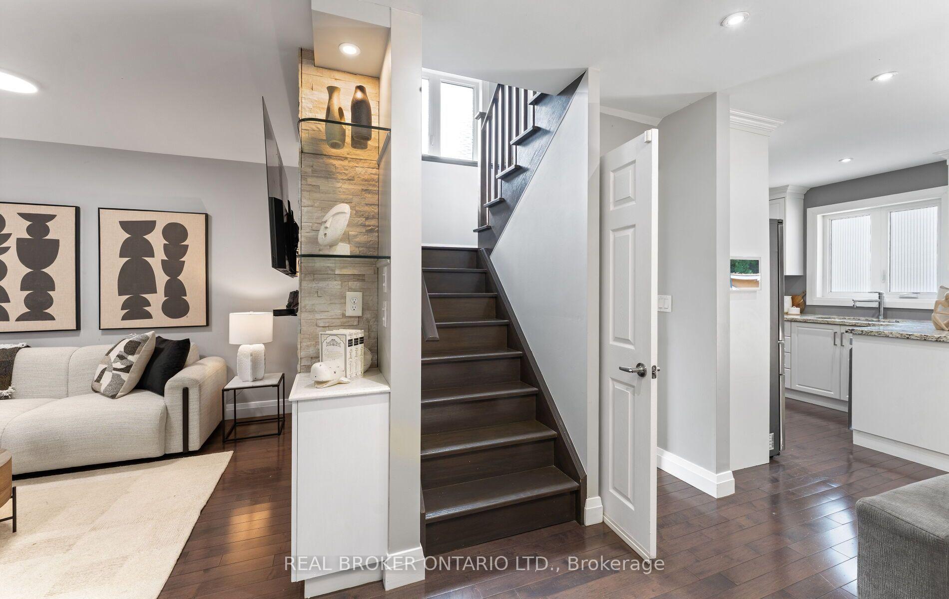 Photo 23 of 26 Roxaline Street, Etobicoke, Humber Heights — HOMEH