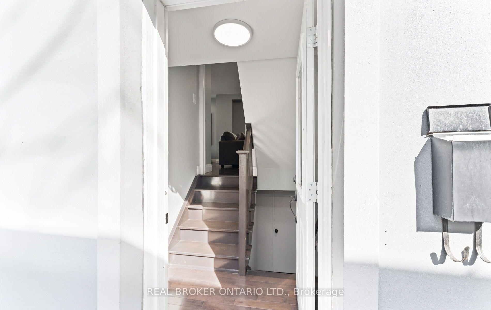 Photo 37 of 26 Roxaline Street, Etobicoke, Humber Heights — HOMEH