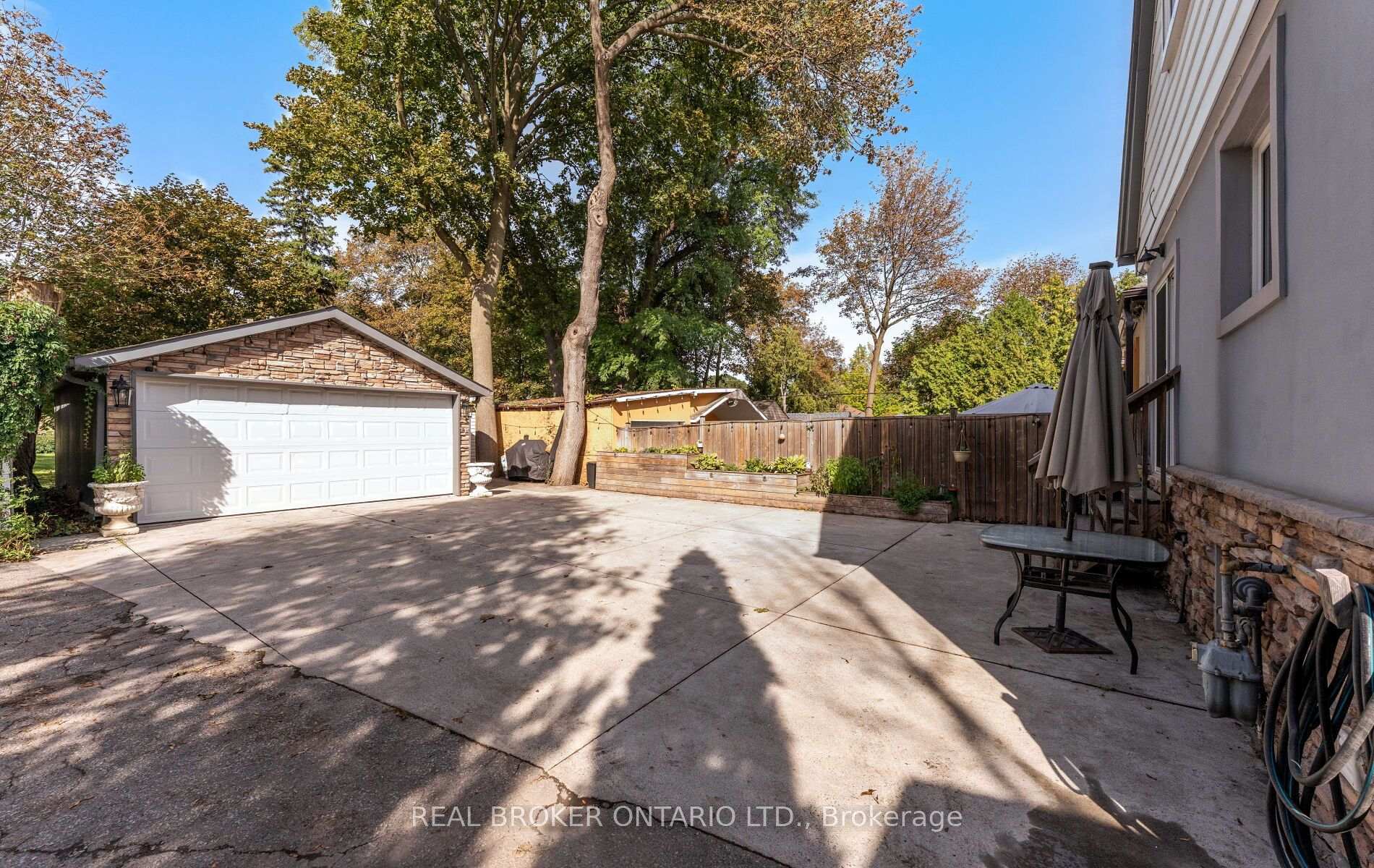 Photo 39 of 26 Roxaline Street, Etobicoke, Humber Heights — HOMEH