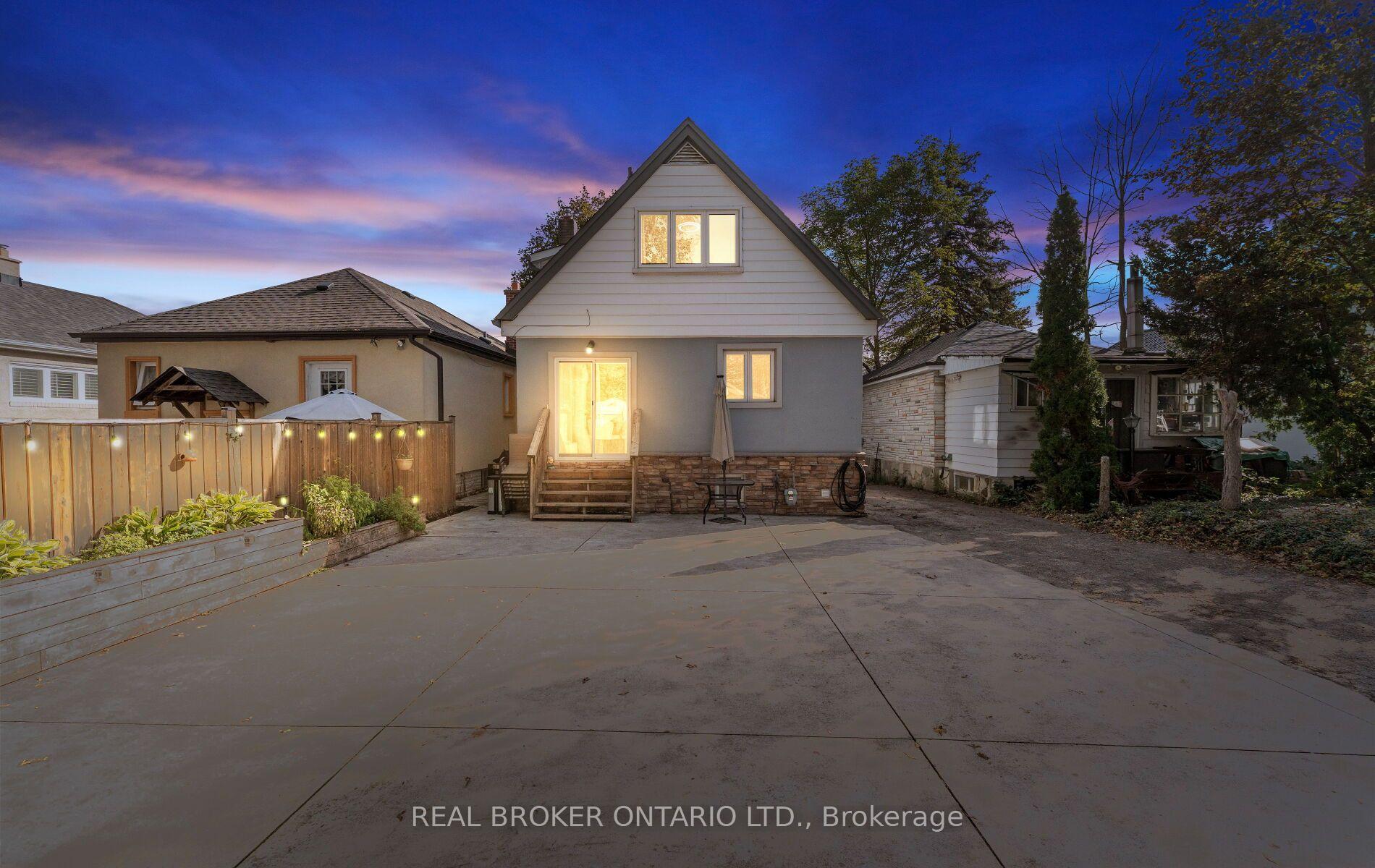 Photo 6 of 26 Roxaline Street, Etobicoke, Humber Heights — HOMEH