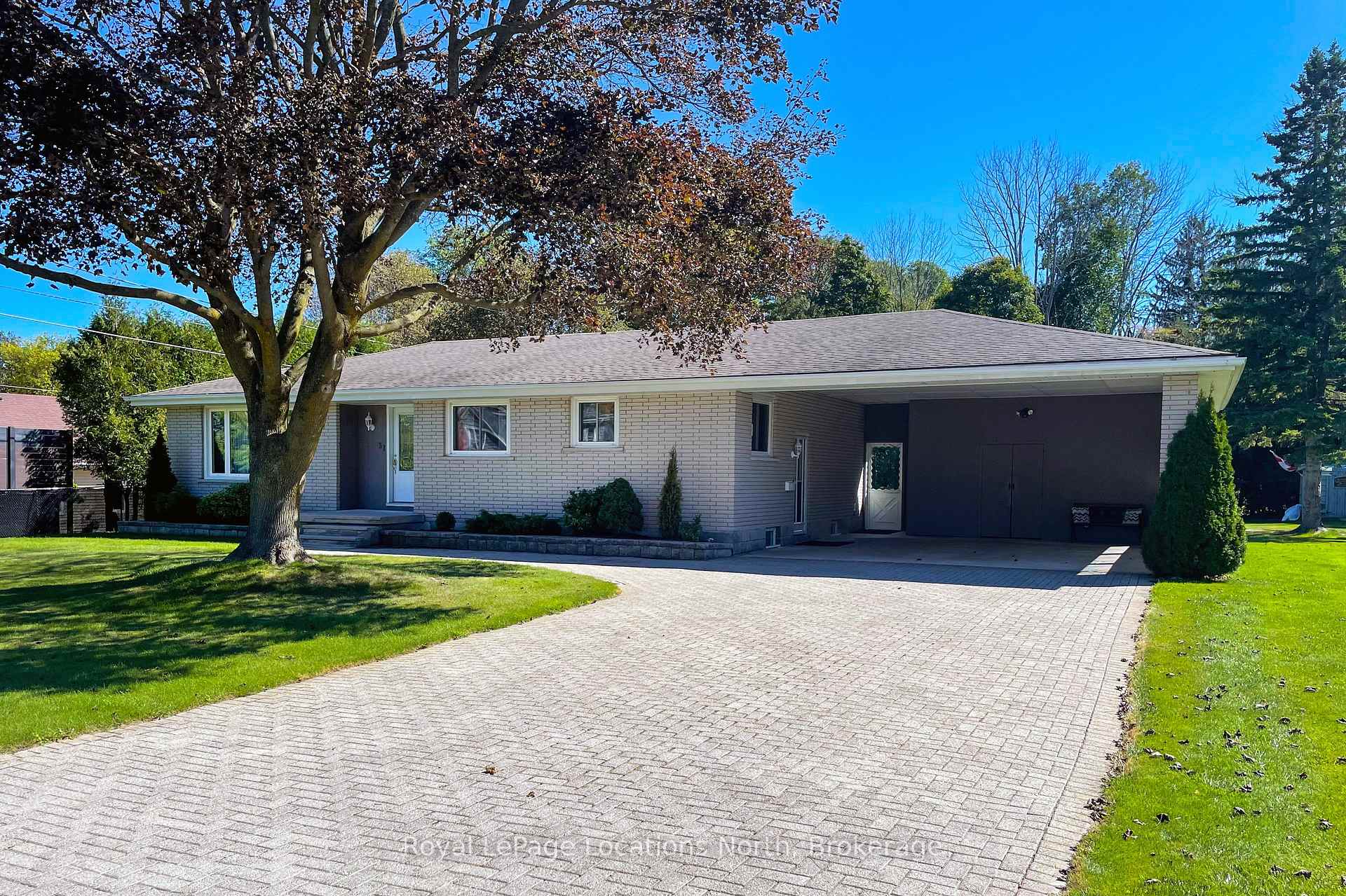 Photo 3 of 31 Burton Street, Meaford — HOMEH