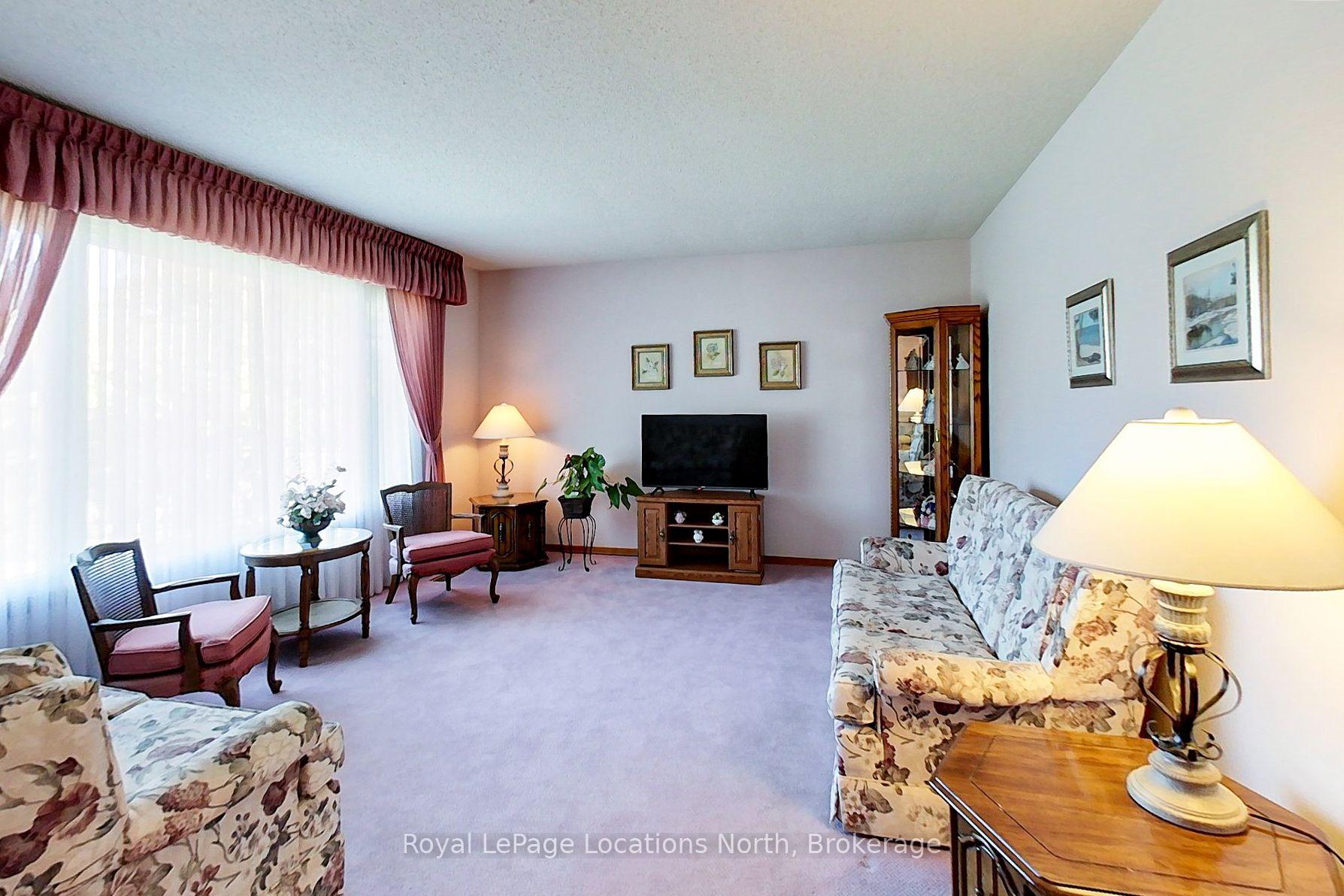 Photo 10 of 31 Burton Street, Meaford — HOMEH