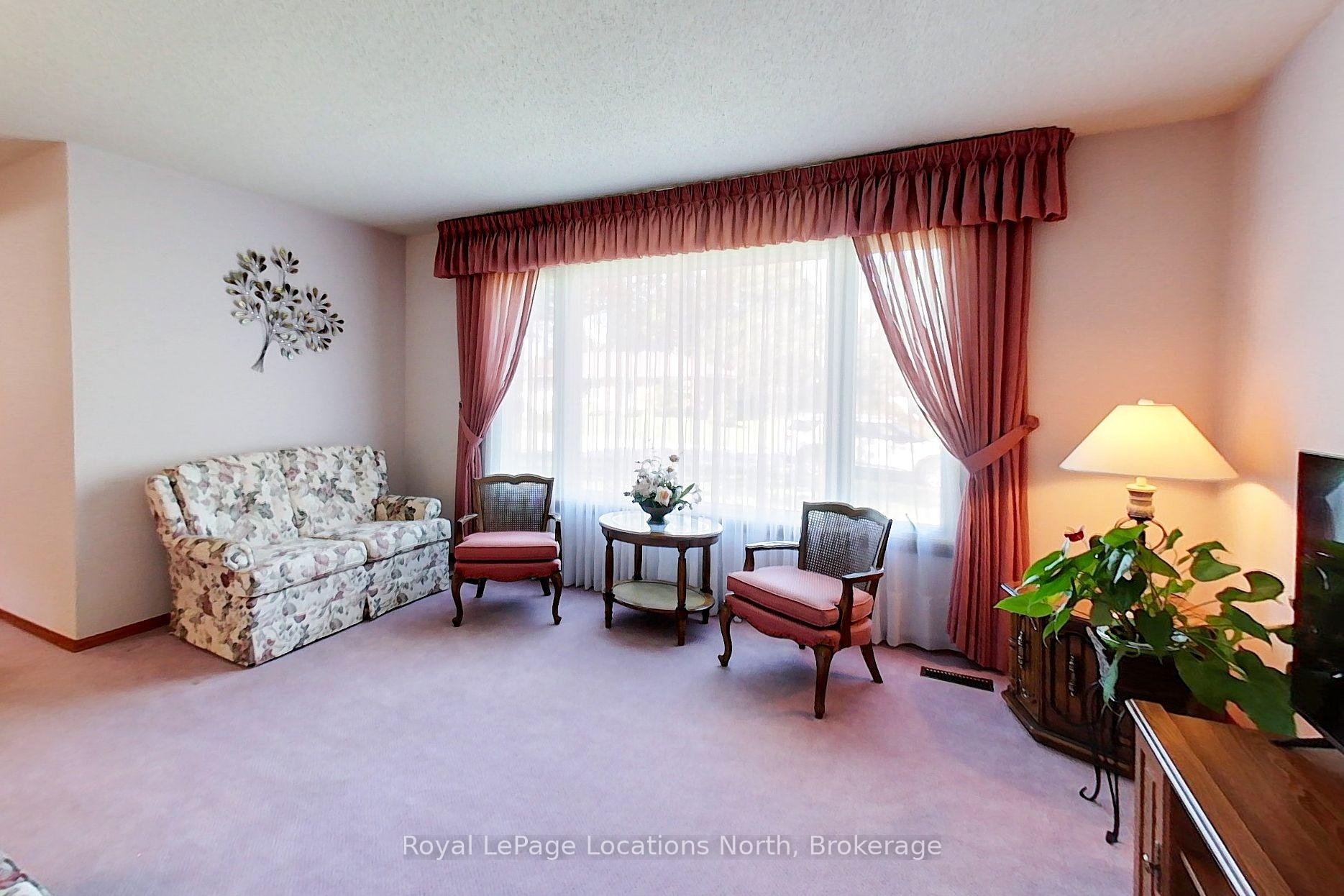 Photo 11 of 31 Burton Street, Meaford — HOMEH
