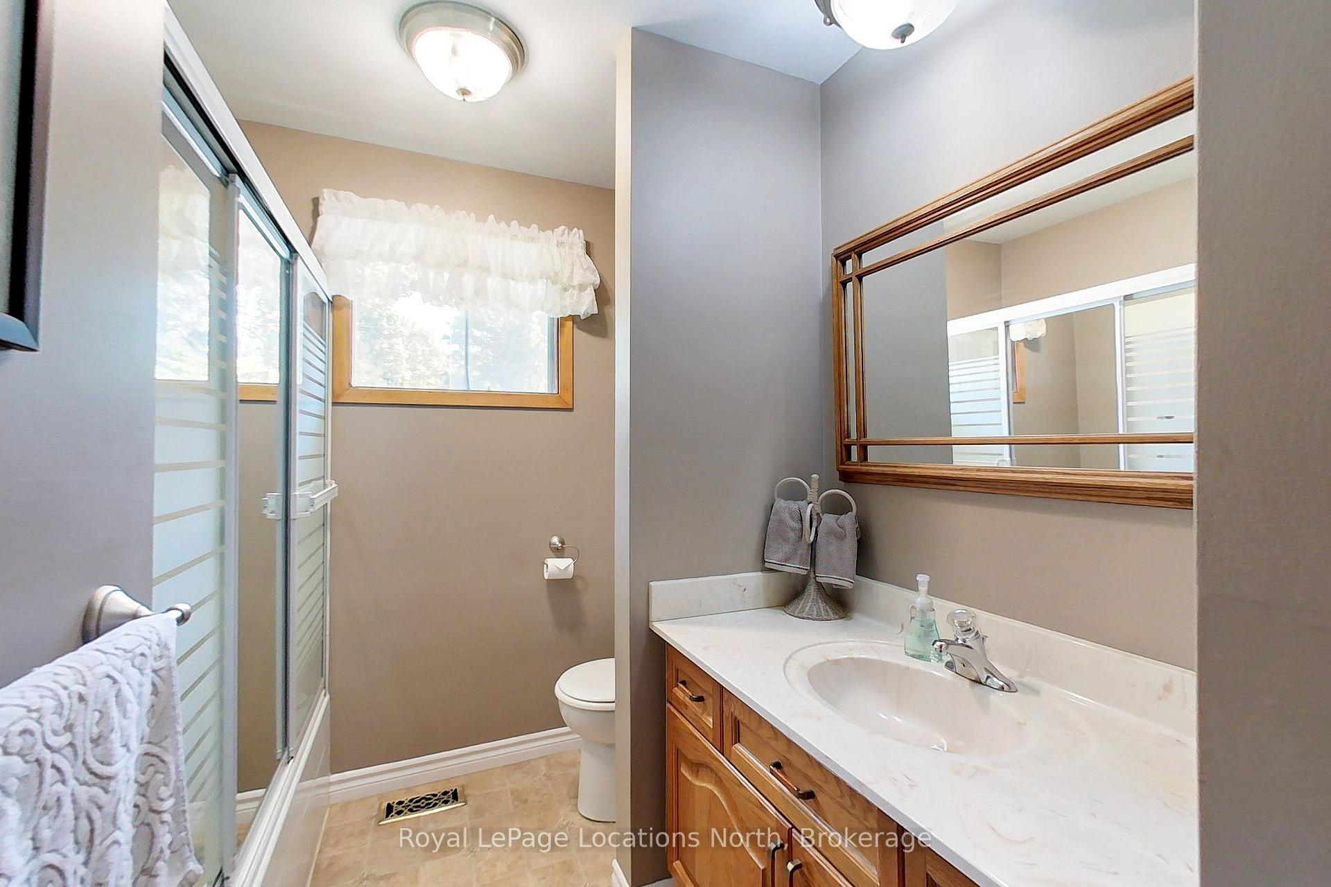 Photo 17 of 31 Burton Street, Meaford — HOMEH
