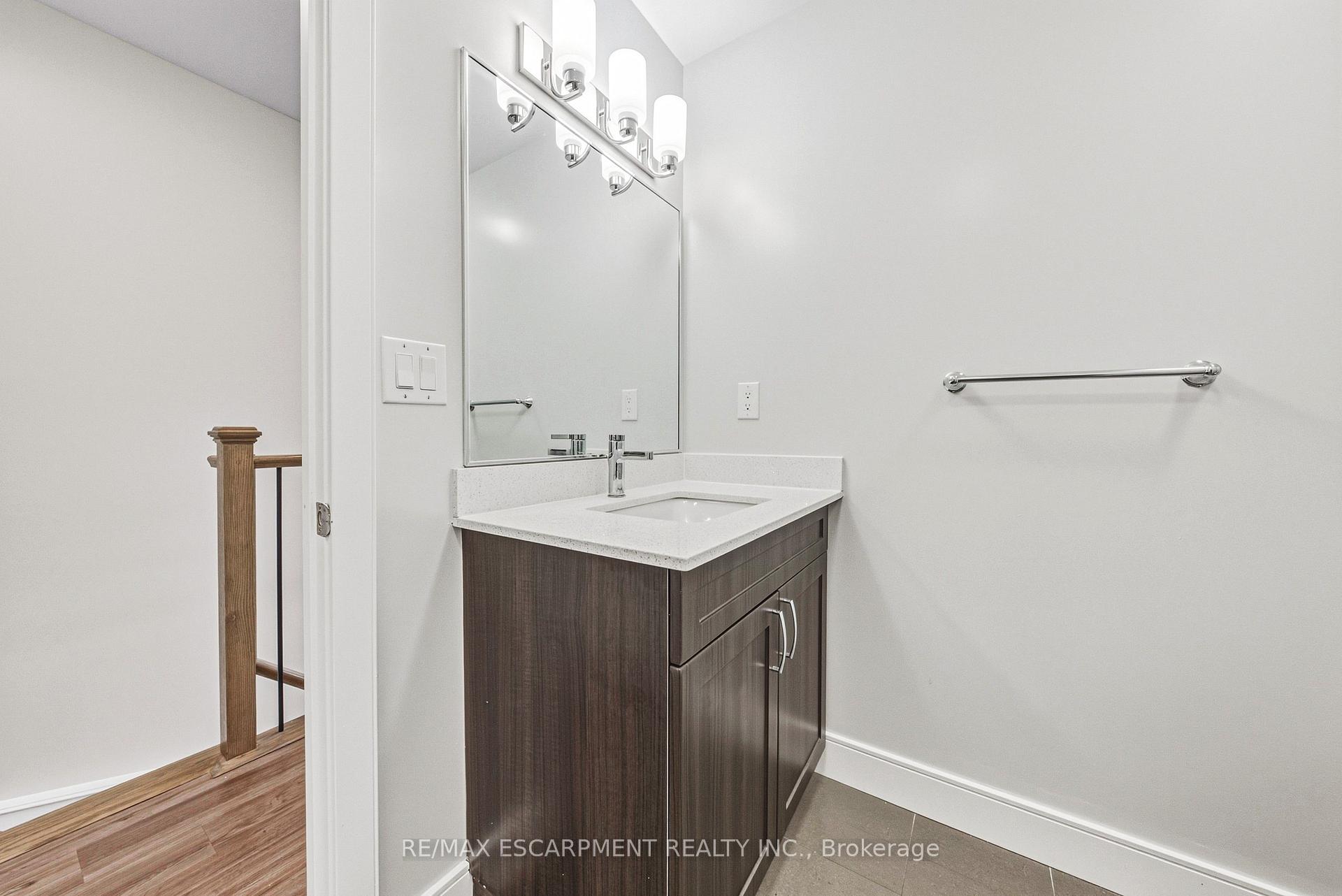 Photo 11 of Unit 211, 2061 Prospect Street, Burlington, Brant — HOMEH