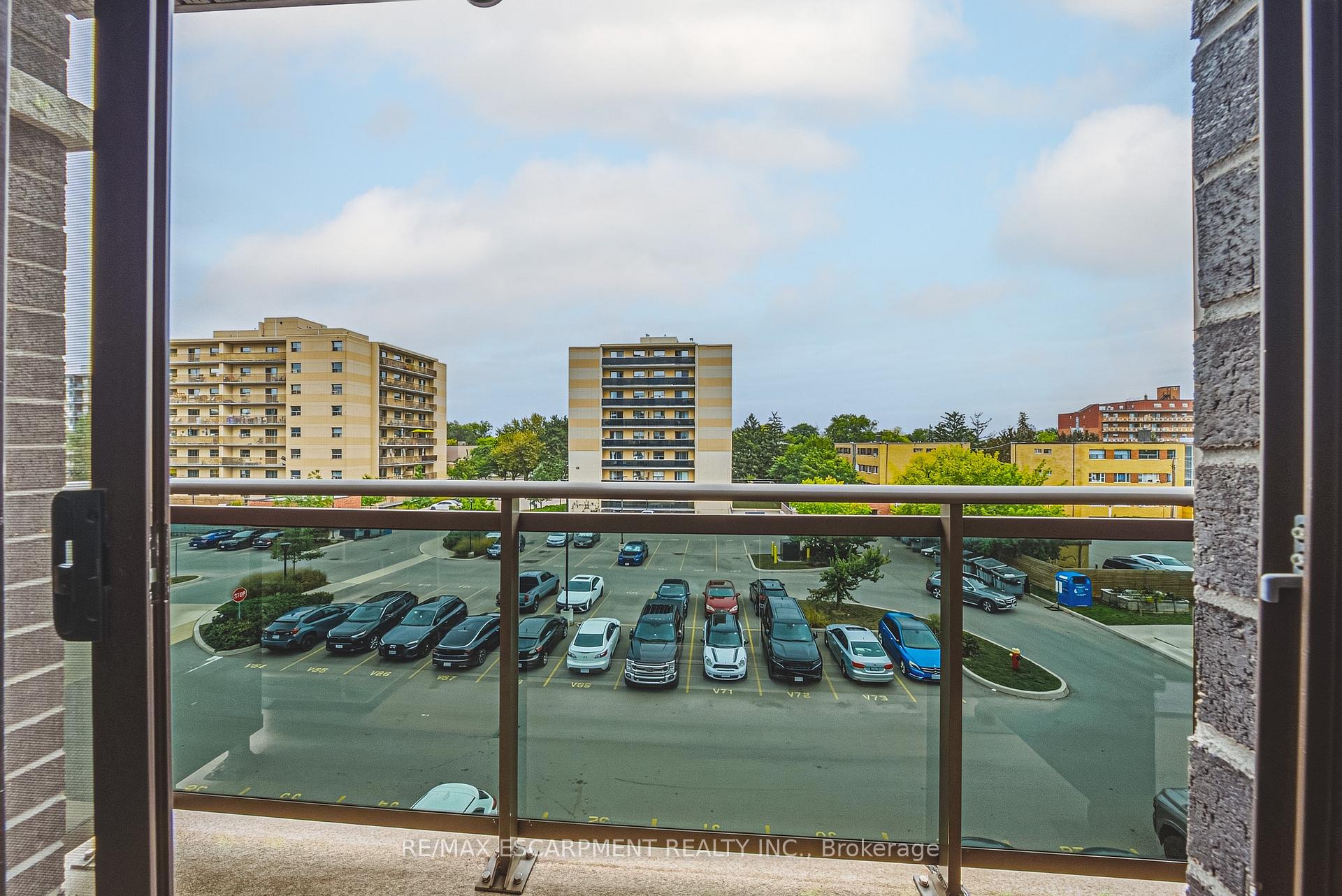 Photo 16 of Unit 211, 2061 Prospect Street, Burlington, Brant — HOMEH