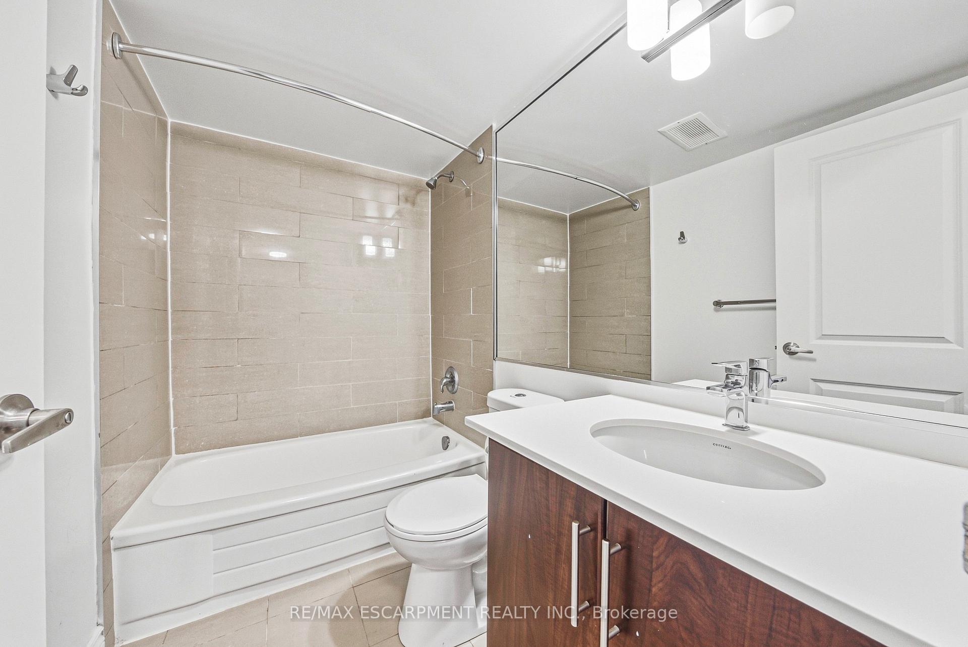Photo 8 of Unit 104, 2077 Prospect Street, Burlington, Brant — HOMEH