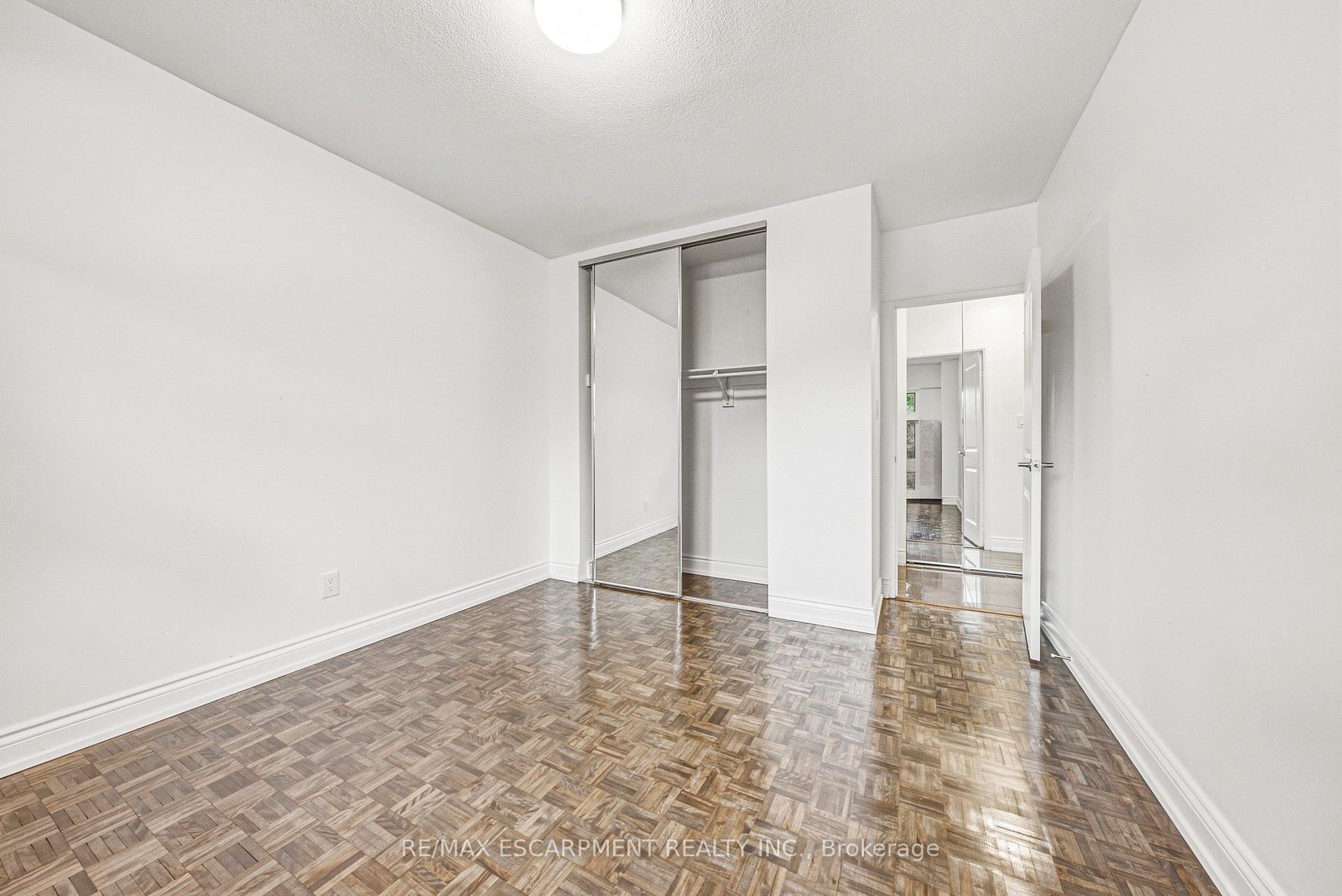 Photo 10 of Unit 104, 2077 Prospect Street, Burlington, Brant — HOMEH