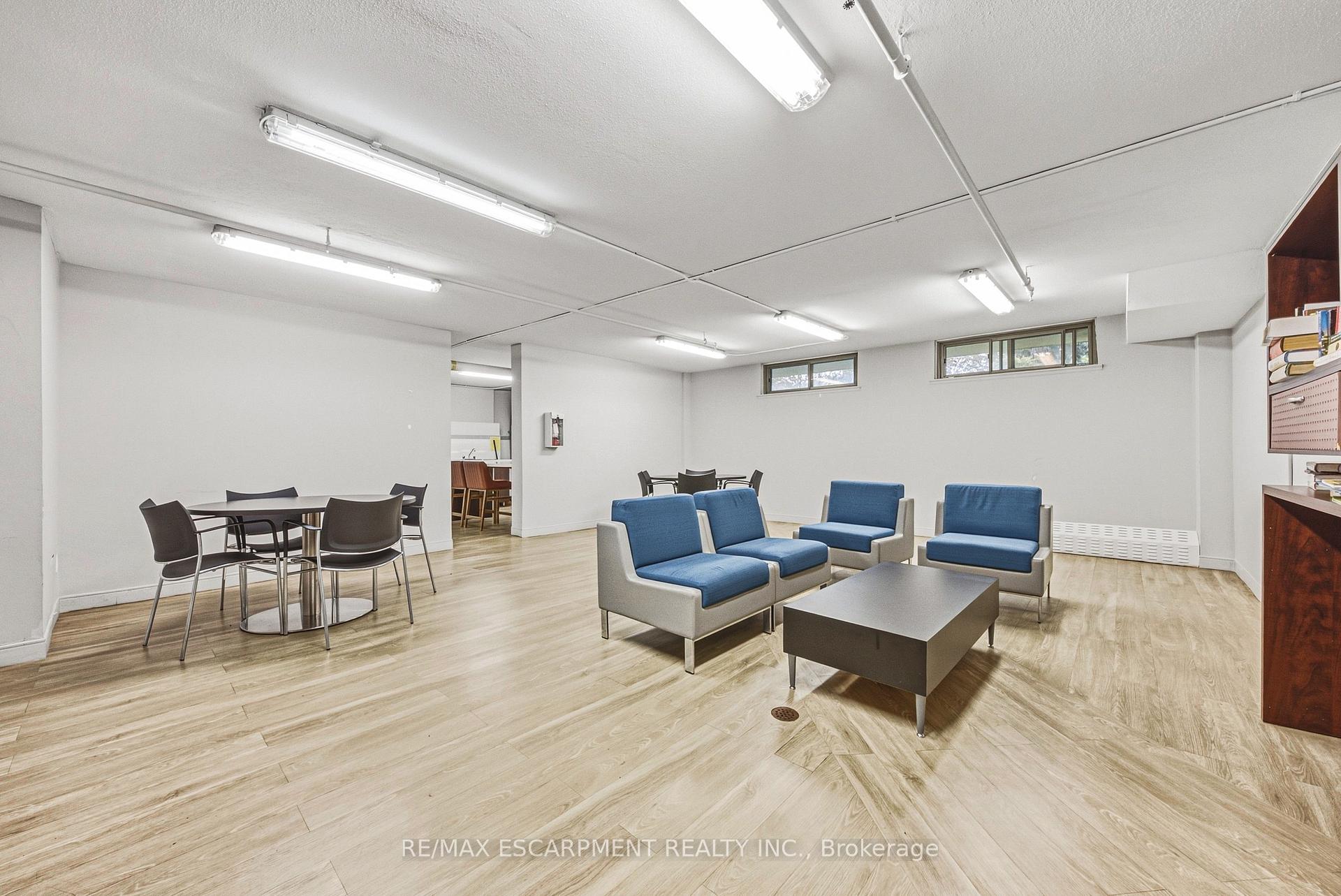 Photo 13 of Unit 104, 2077 Prospect Street, Burlington, Brant — HOMEH