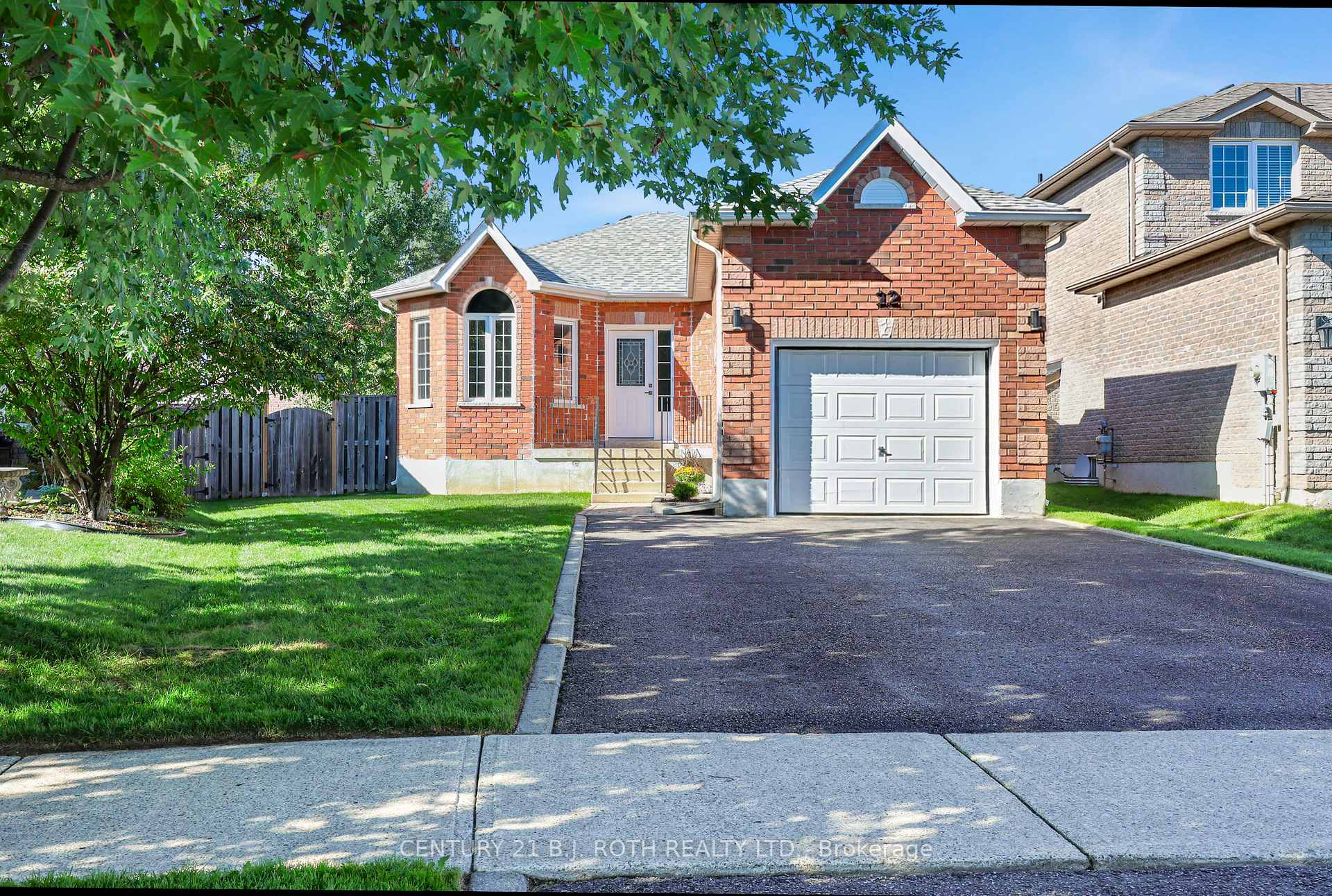 Photo 3 of 12 Lamont Crescent, Barrie, Ardagh — HOMEH