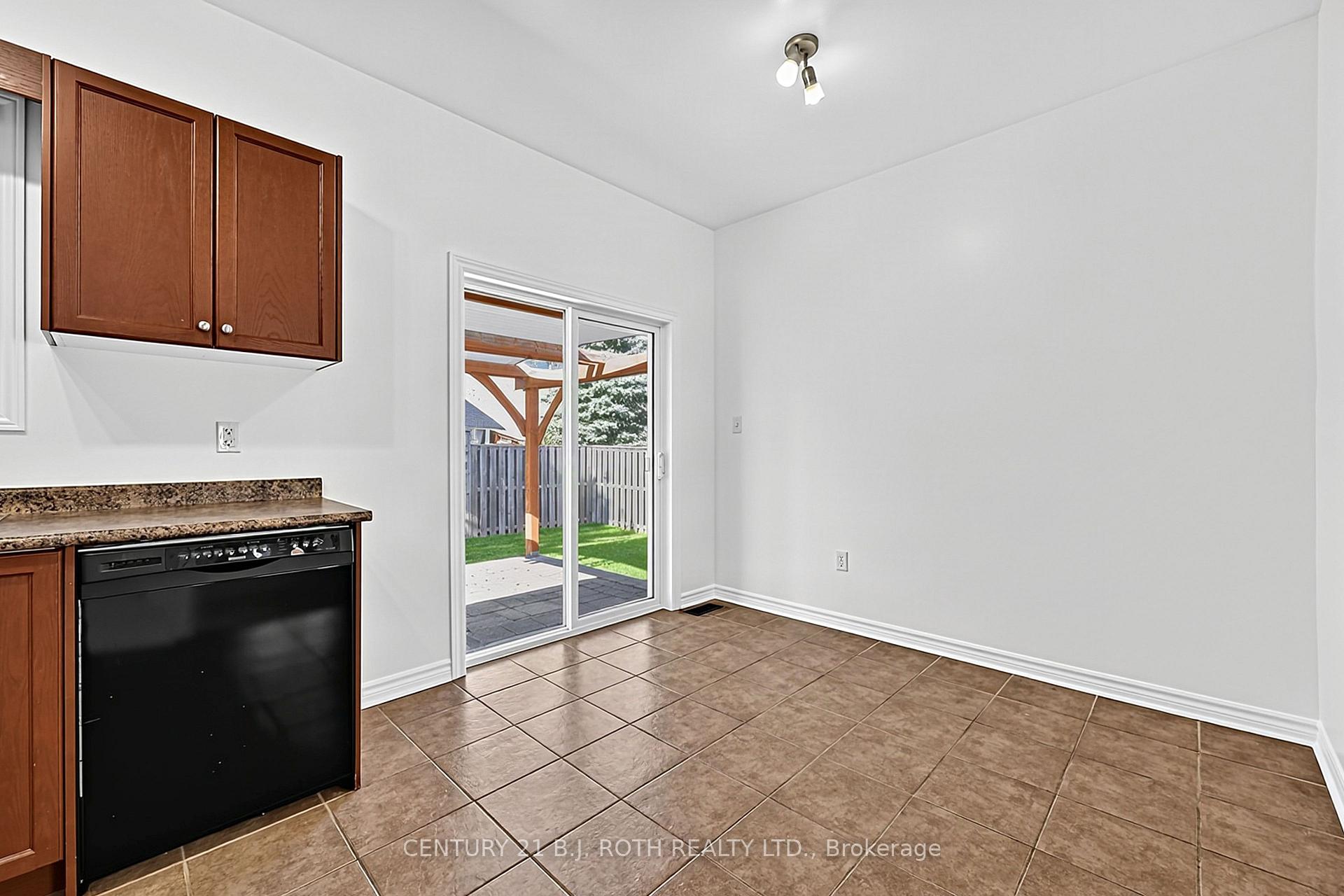 Photo 8 of 12 Lamont Crescent, Barrie, Ardagh — HOMEH