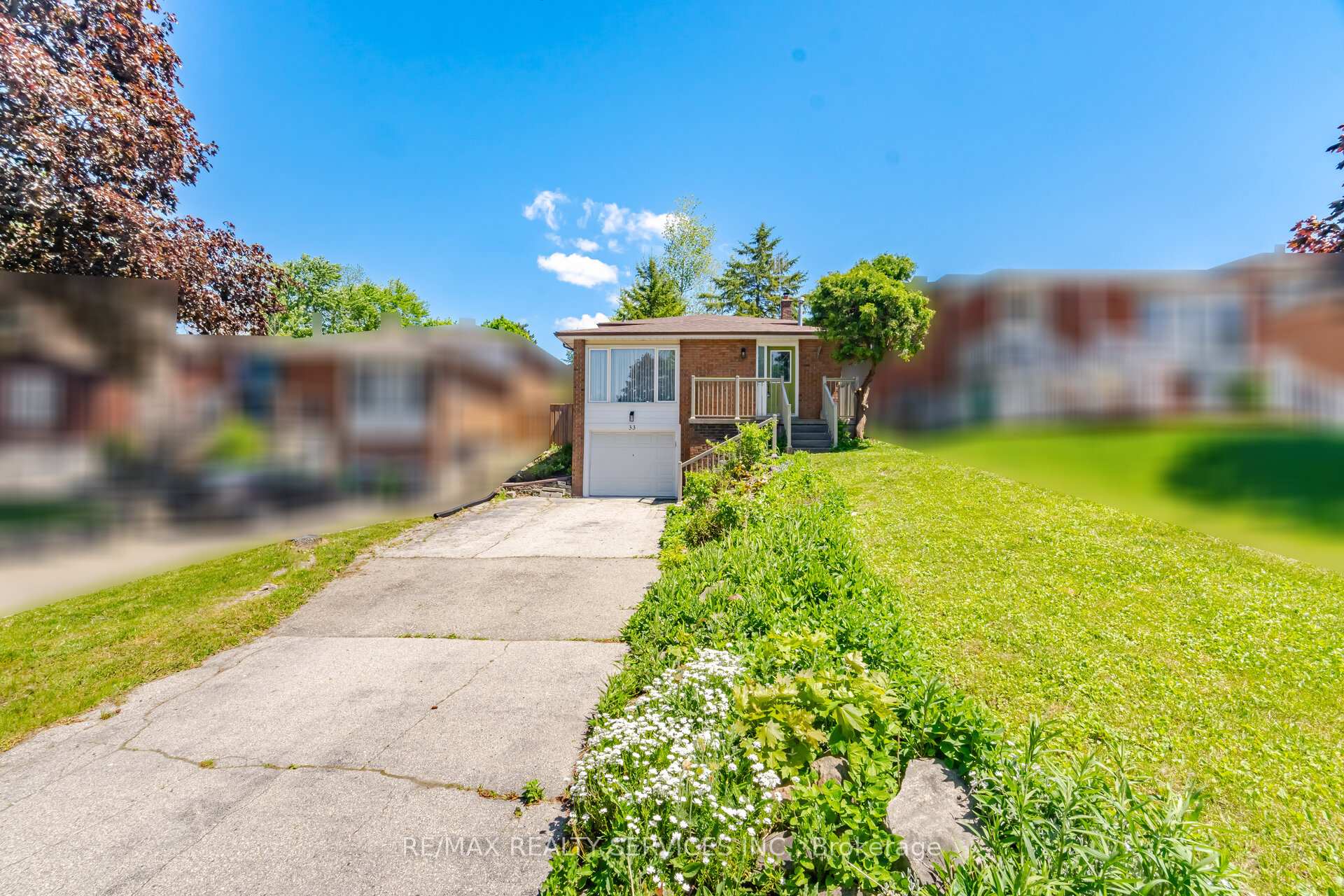 Photo 2 of 33 Hesp Drive, Caledon, Bolton West — HOMEH