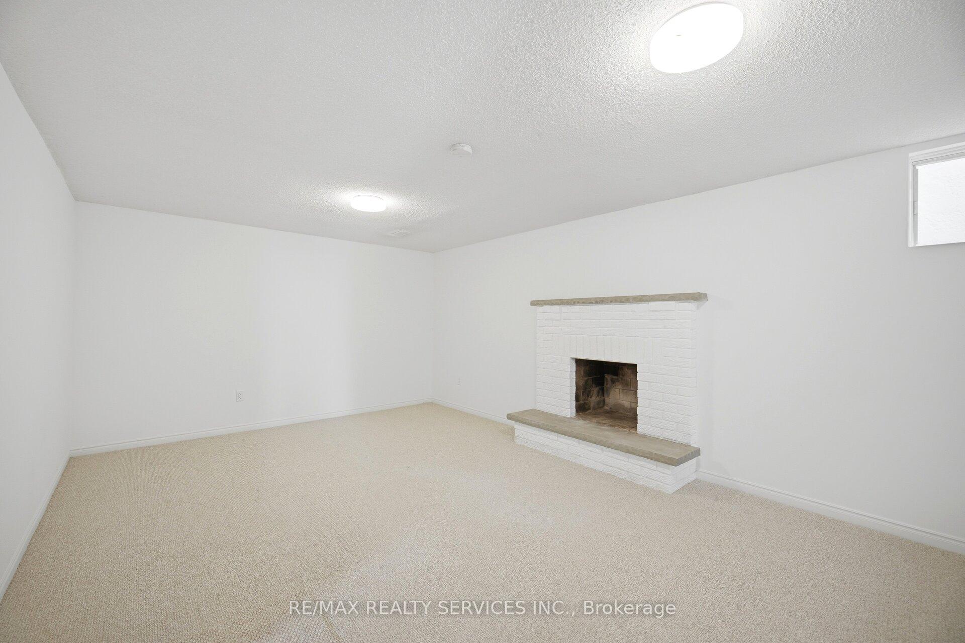 Photo 16 of 33 Hesp Drive, Caledon, Bolton West — HOMEH