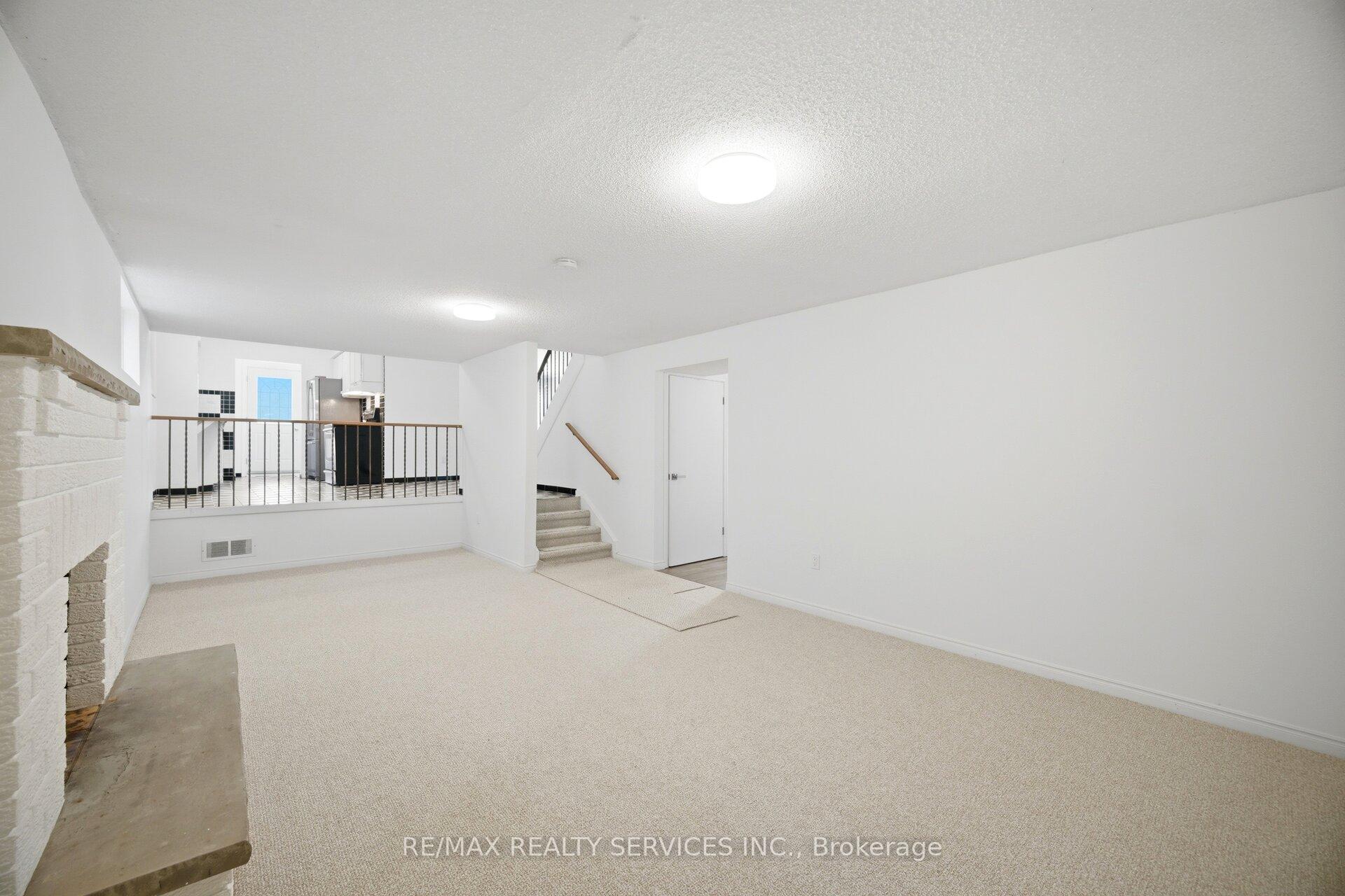 Photo 17 of 33 Hesp Drive, Caledon, Bolton West — HOMEH