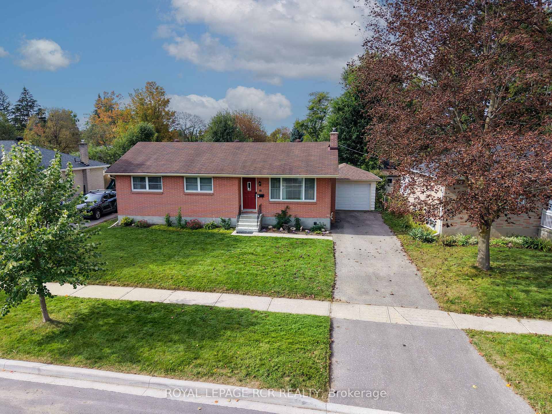 Photo 1 of 18 Oak Street, Barrie, Wellington — HOMEH
