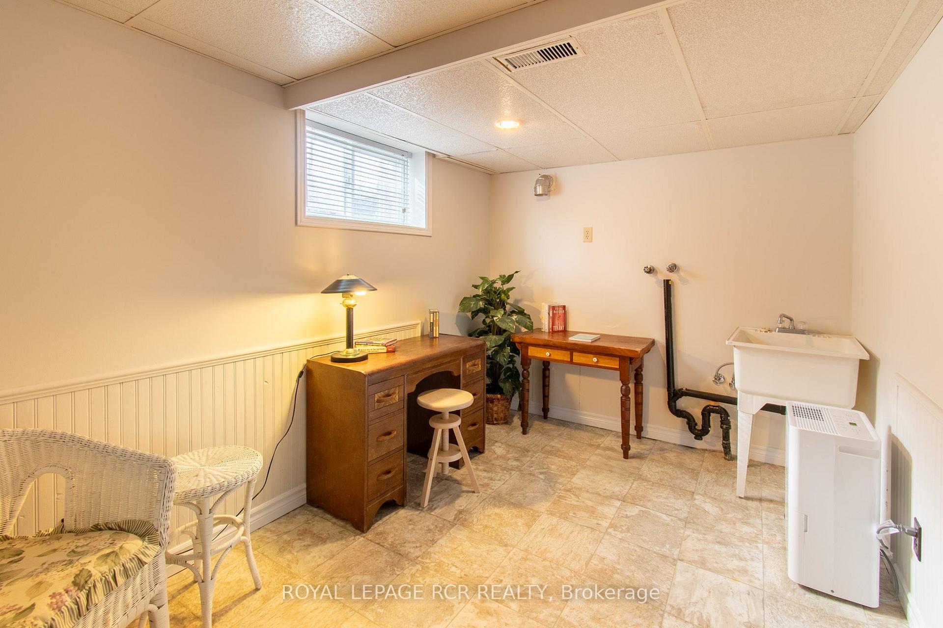 Photo 25 of 18 Oak Street, Barrie, Wellington — HOMEH
