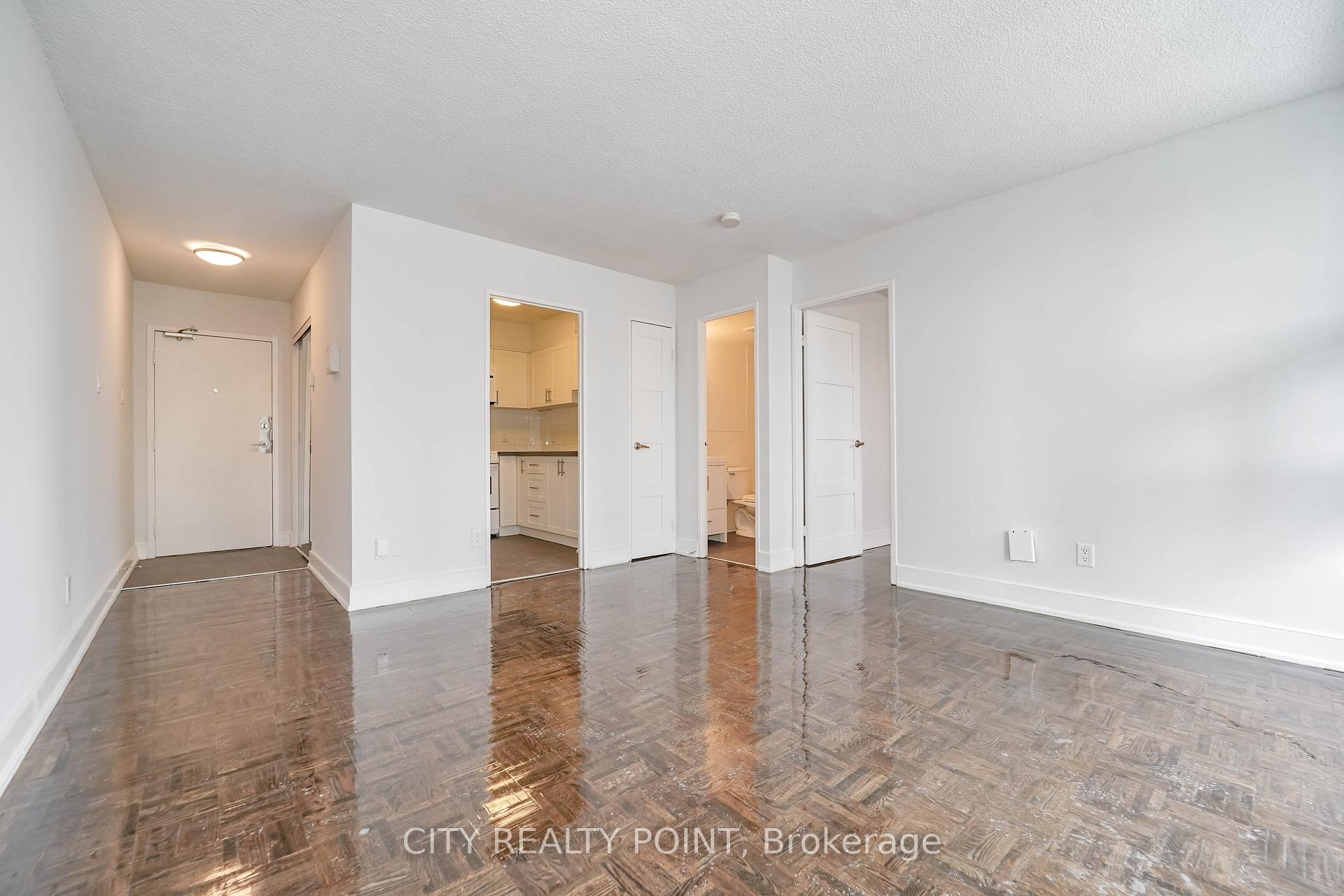 Photo 2 of Unit 402, 33 Isabella Street, Toronto, Church-Yonge Corridor — HOMEH