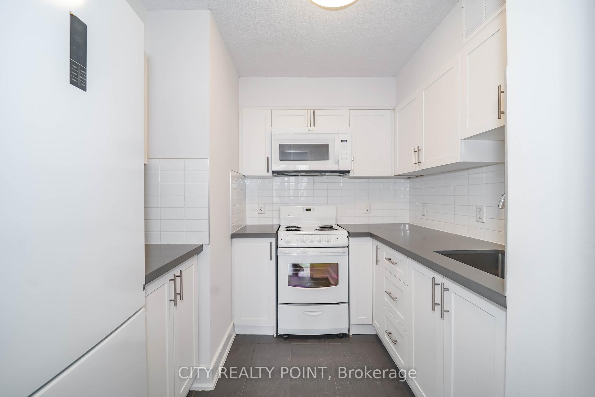 Photo 5 of Unit 402, 33 Isabella Street, Toronto, Church-Yonge Corridor — HOMEH