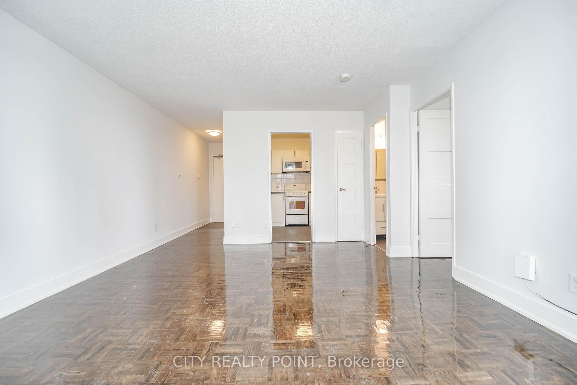 Photo 12 of Unit 402, 33 Isabella Street, Toronto, Church-Yonge Corridor — HOMEH