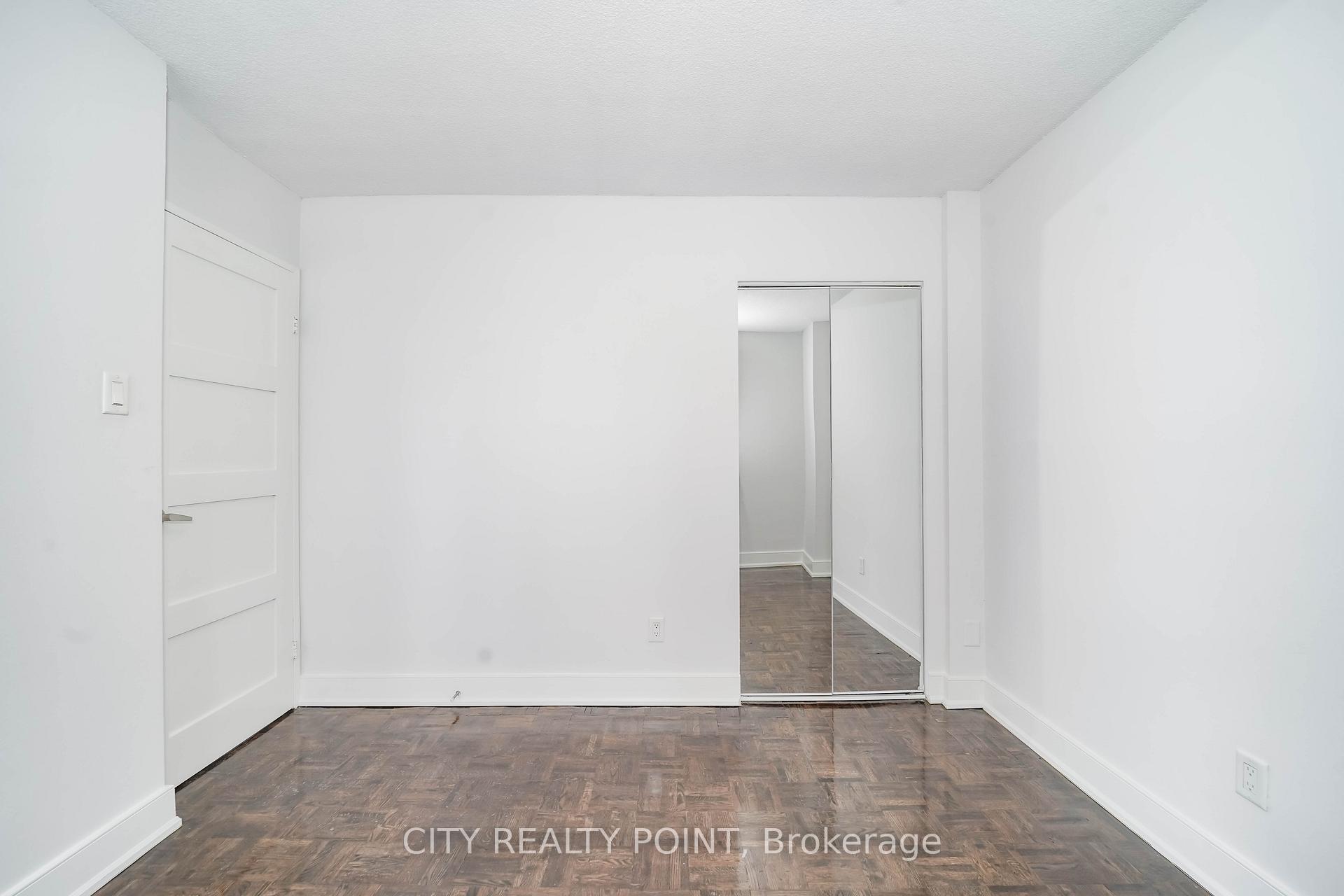 Photo 13 of Unit 402, 33 Isabella Street, Toronto, Church-Yonge Corridor — HOMEH