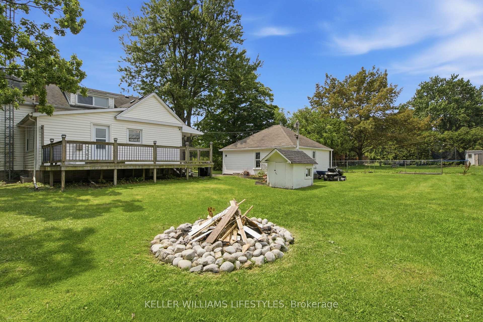 Photo 40 of 44458 Talbot Line, Central Elgin, Rural Central Elgin — HOMEH