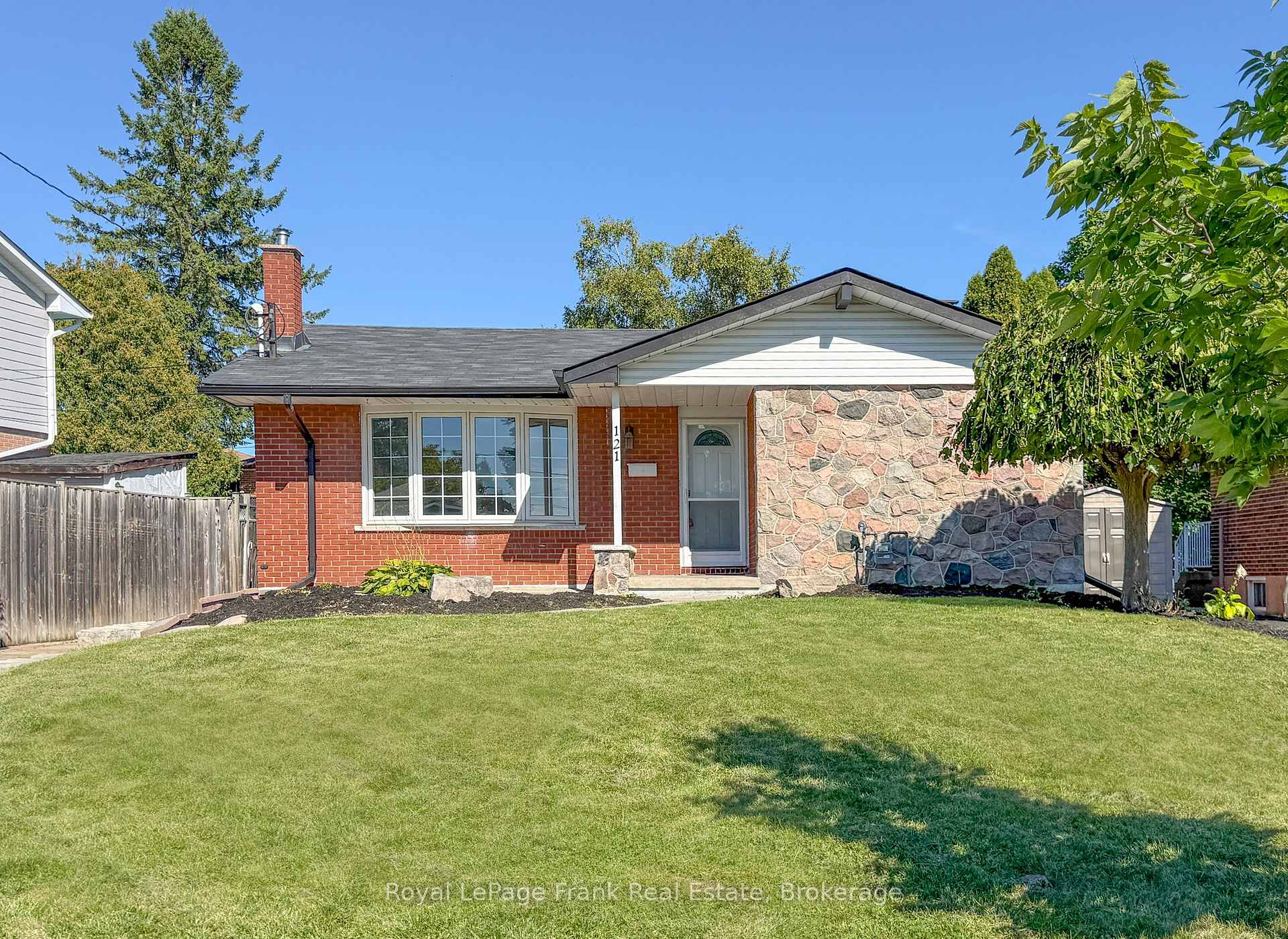 Photo 1 of 121 Labrador Drive, Oshawa, Donevan — HOMEH
