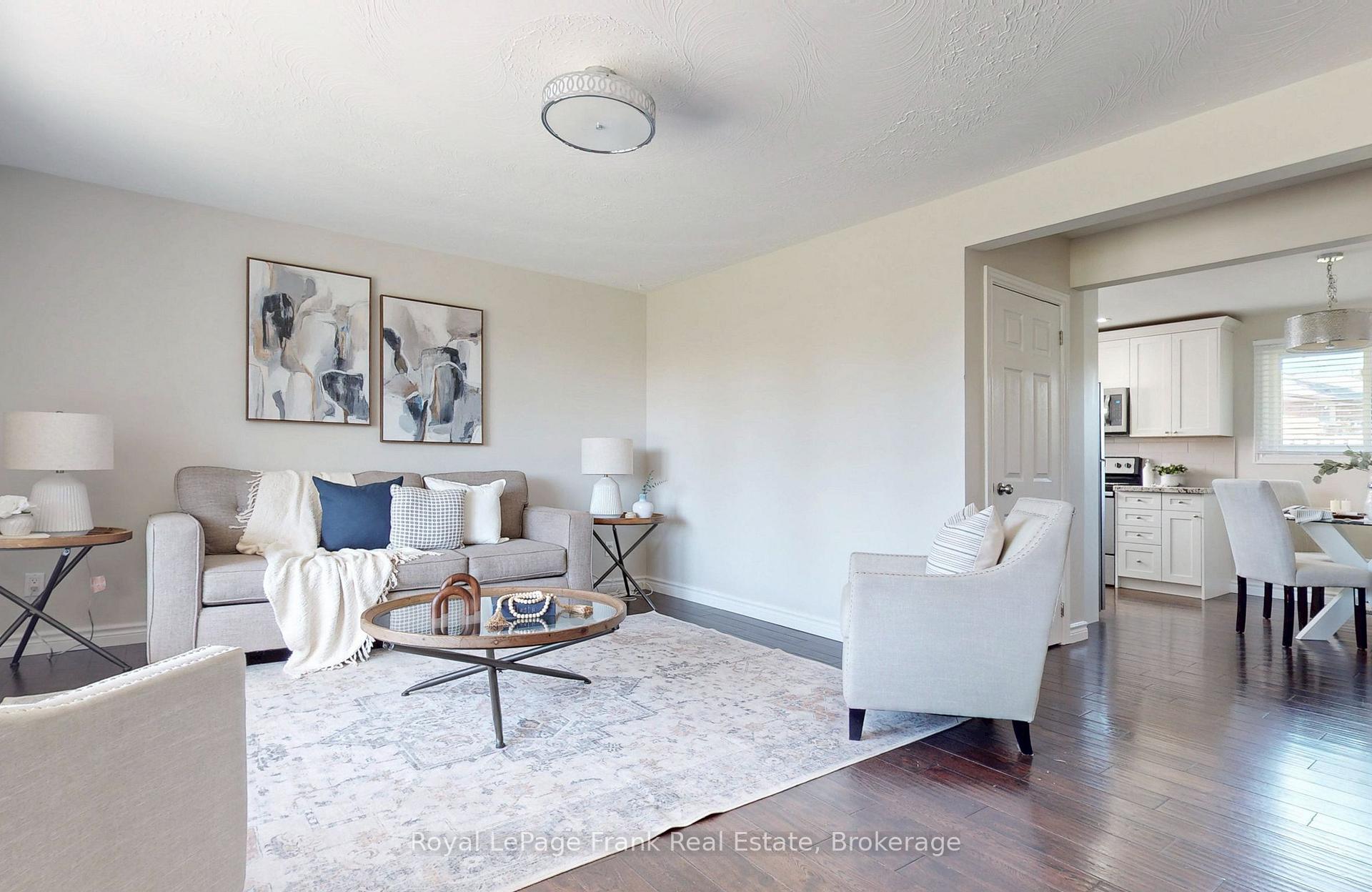 Photo 9 of 121 Labrador Drive, Oshawa, Donevan — HOMEH