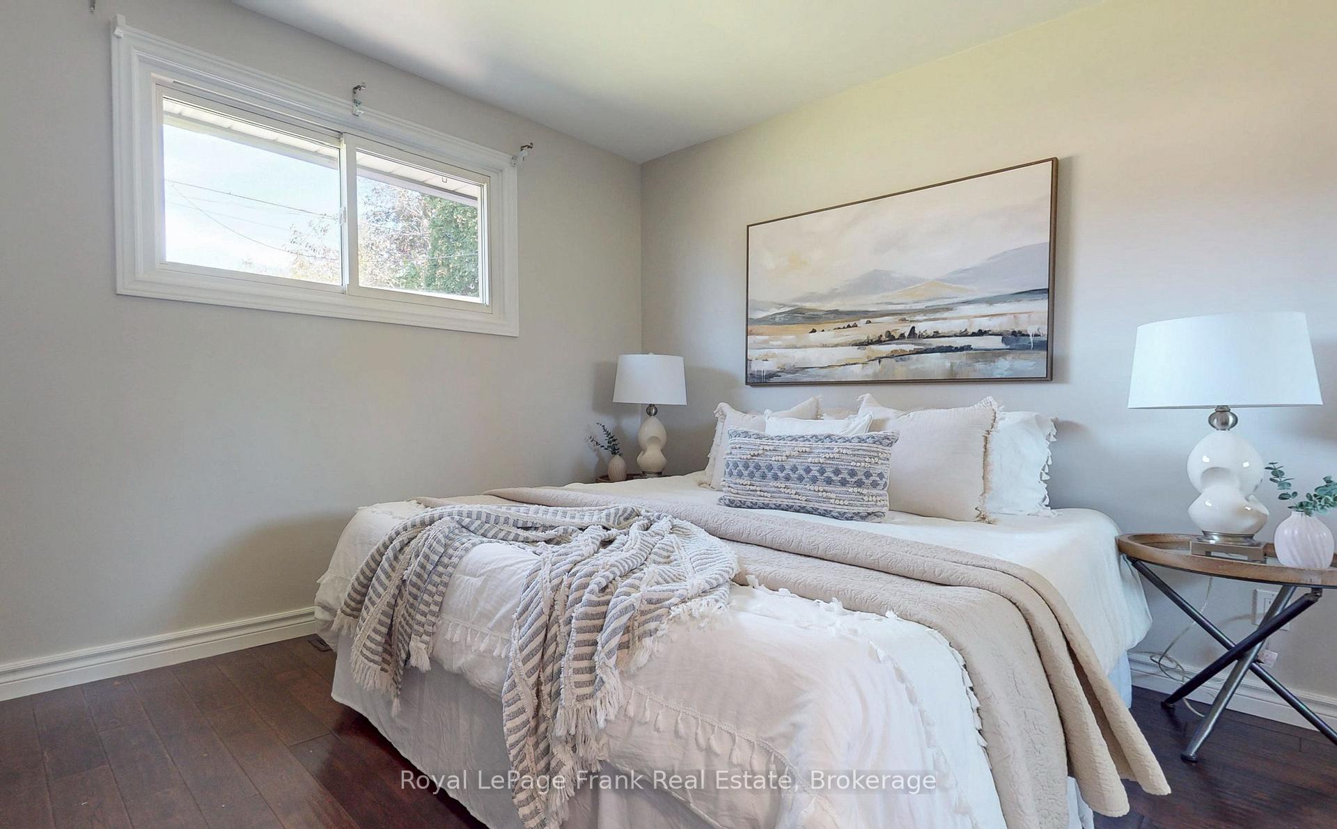 Photo 16 of 121 Labrador Drive, Oshawa, Donevan — HOMEH