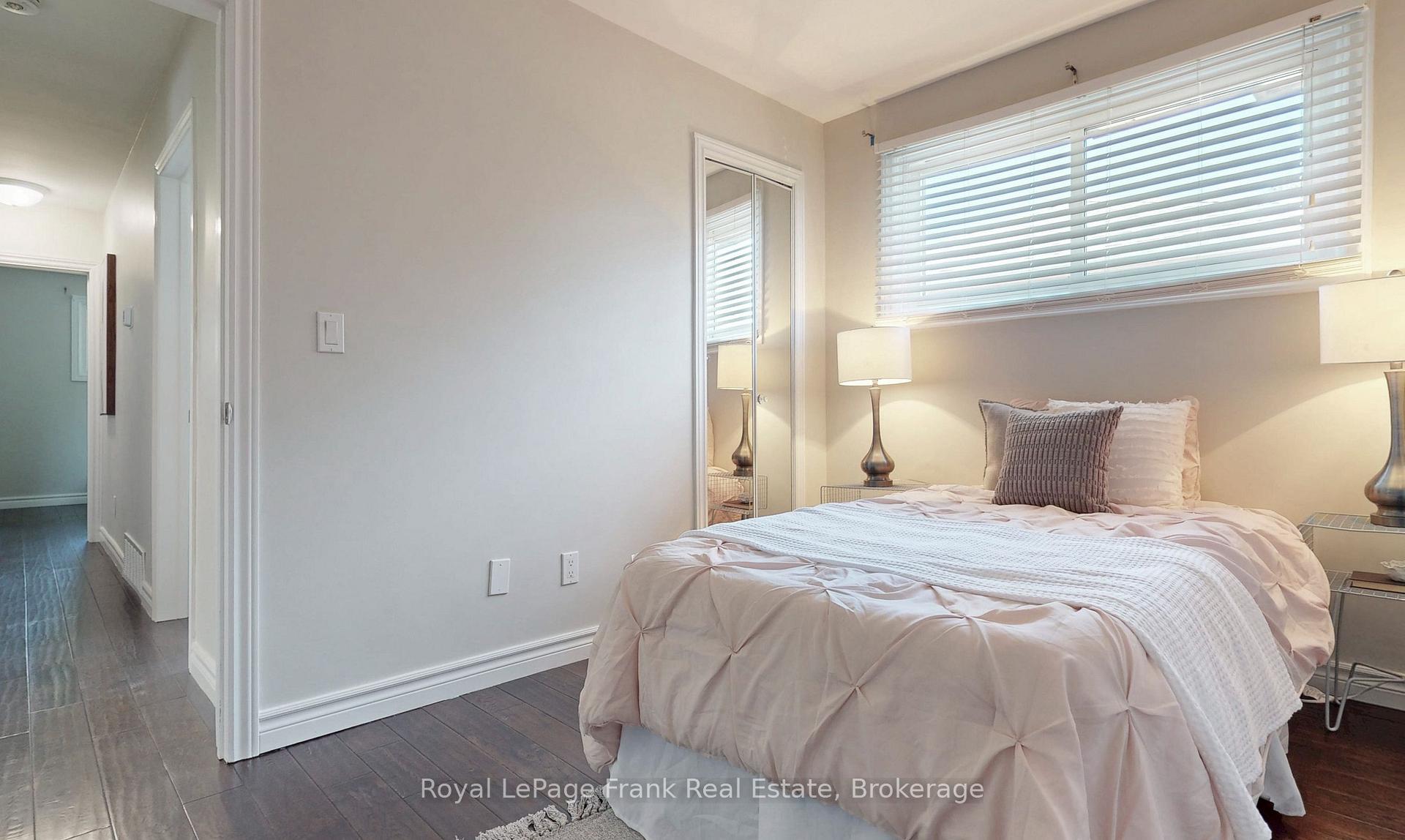 Photo 18 of 121 Labrador Drive, Oshawa, Donevan — HOMEH