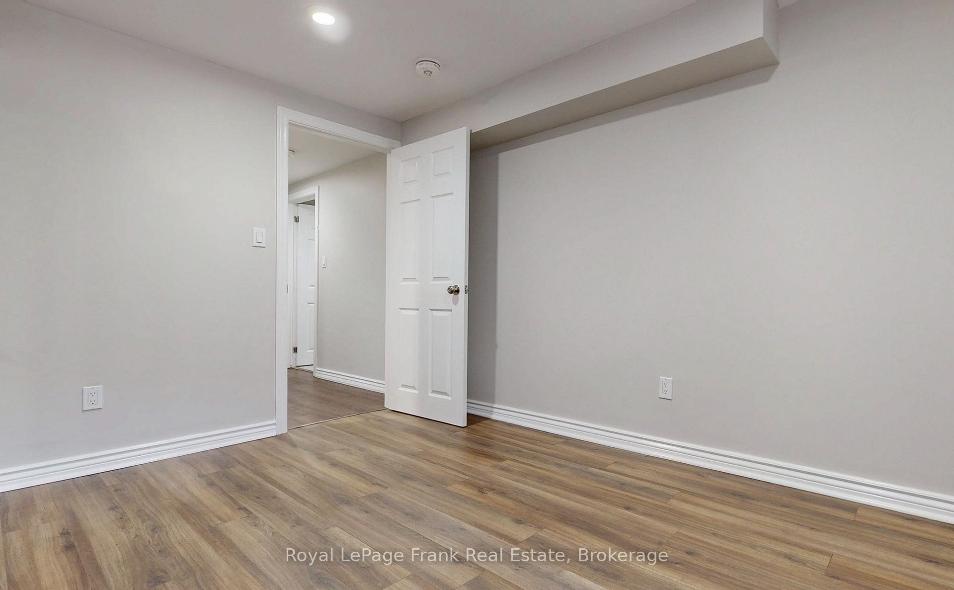 Photo 31 of 121 Labrador Drive, Oshawa, Donevan — HOMEH