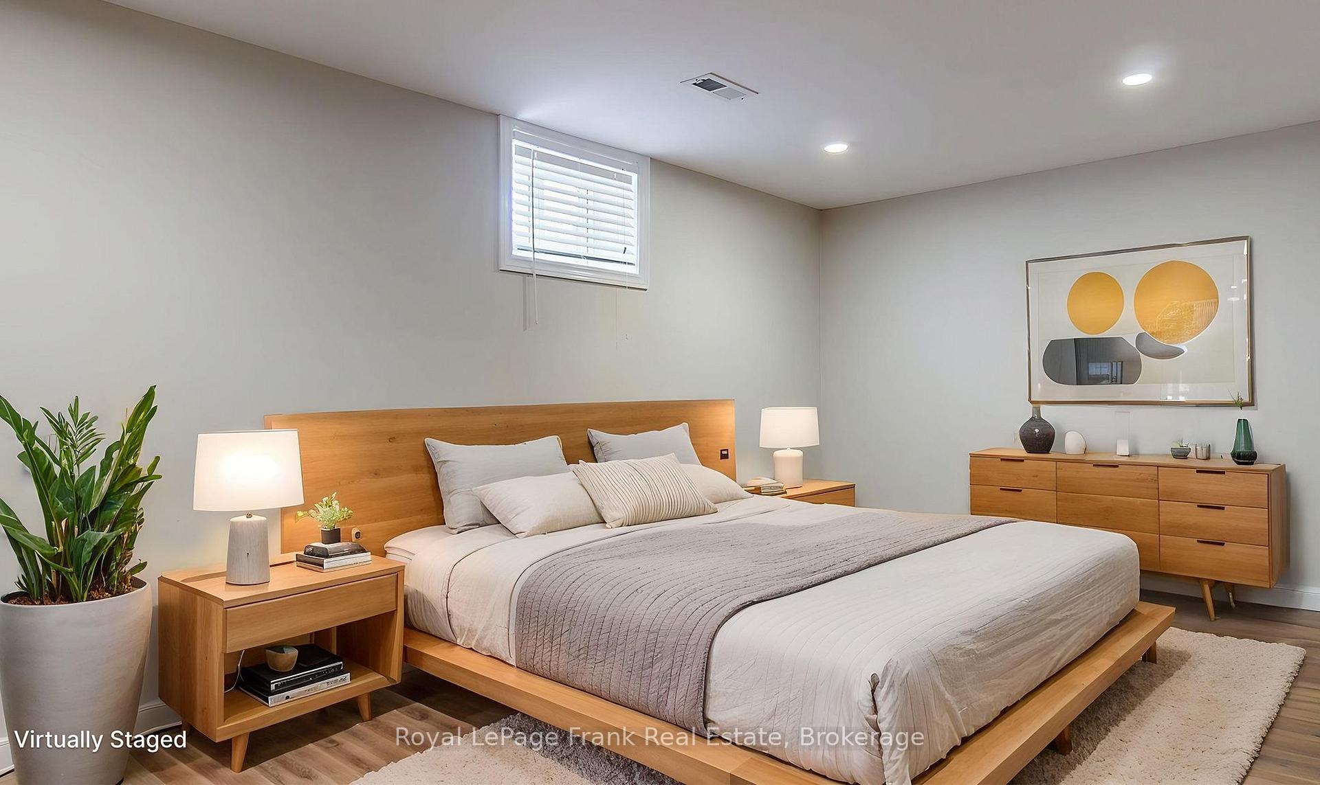 Photo 37 of 121 Labrador Drive, Oshawa, Donevan — HOMEH