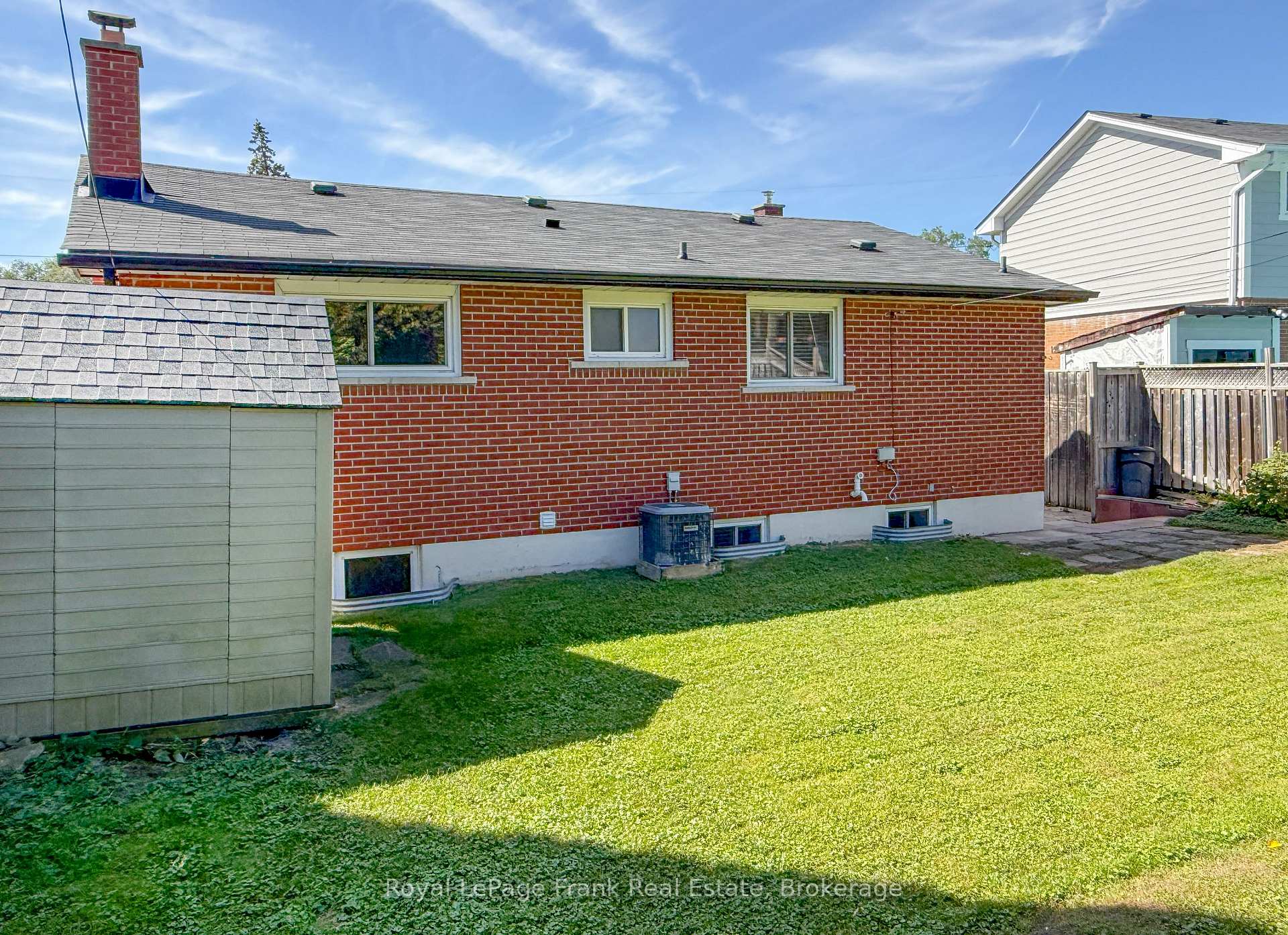 Photo 41 of 121 Labrador Drive, Oshawa, Donevan — HOMEH