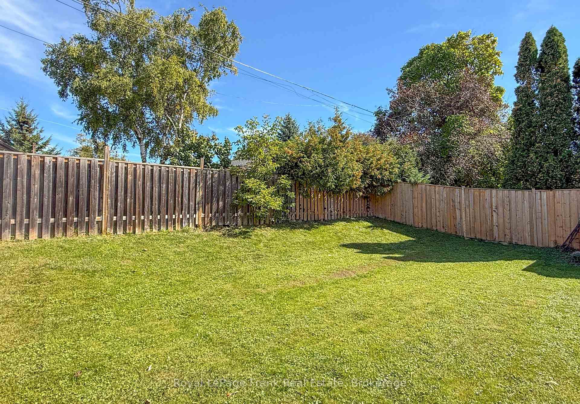 Photo 43 of 121 Labrador Drive, Oshawa, Donevan — HOMEH