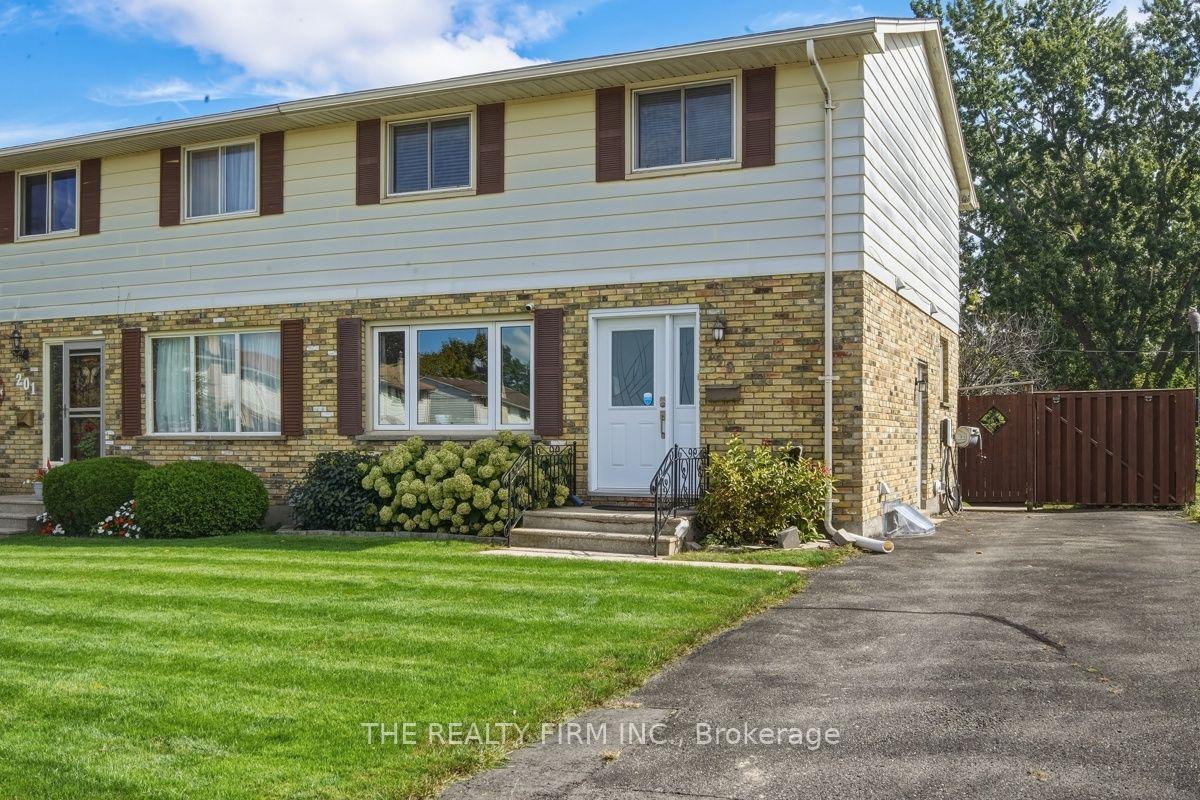 Photo 3 of 199 Highview Drive, St. Thomas — HOMEH