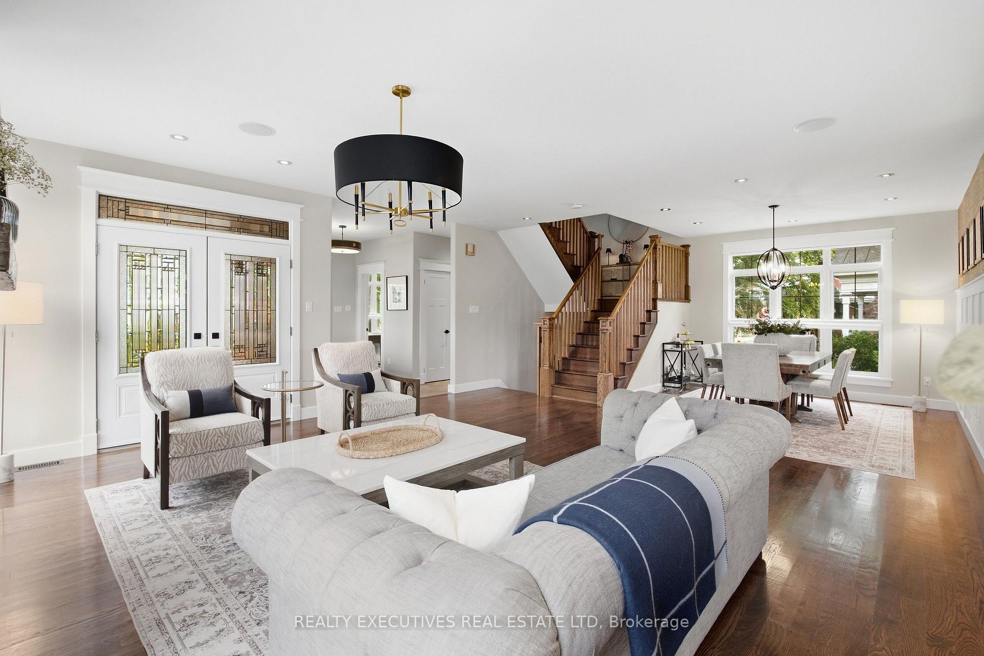 Photo 5 of 534 St Lawrence Street, North Dundas, Winchester — HOMEH