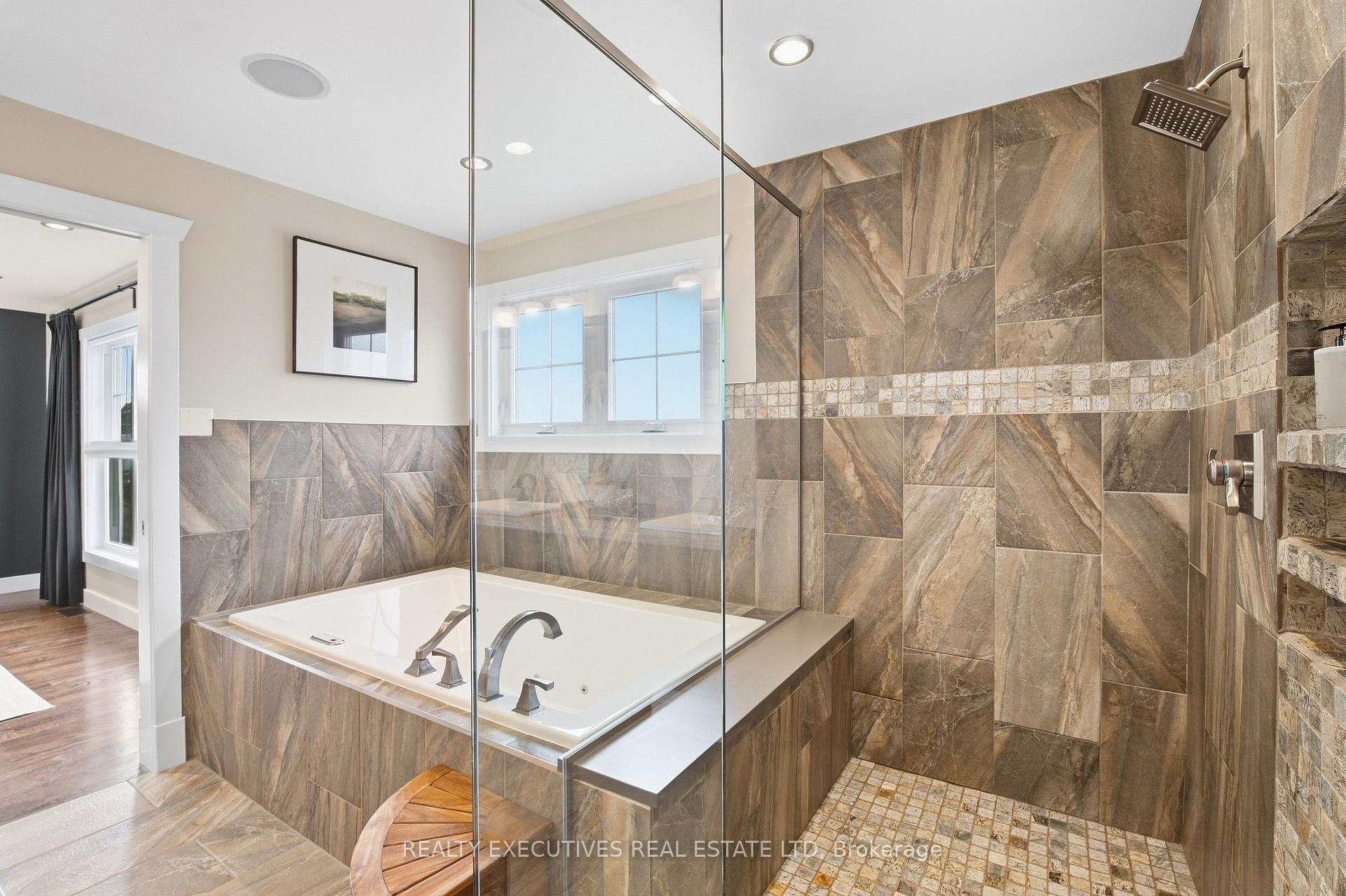 Photo 21 of 534 St Lawrence Street, North Dundas, Winchester — HOMEH