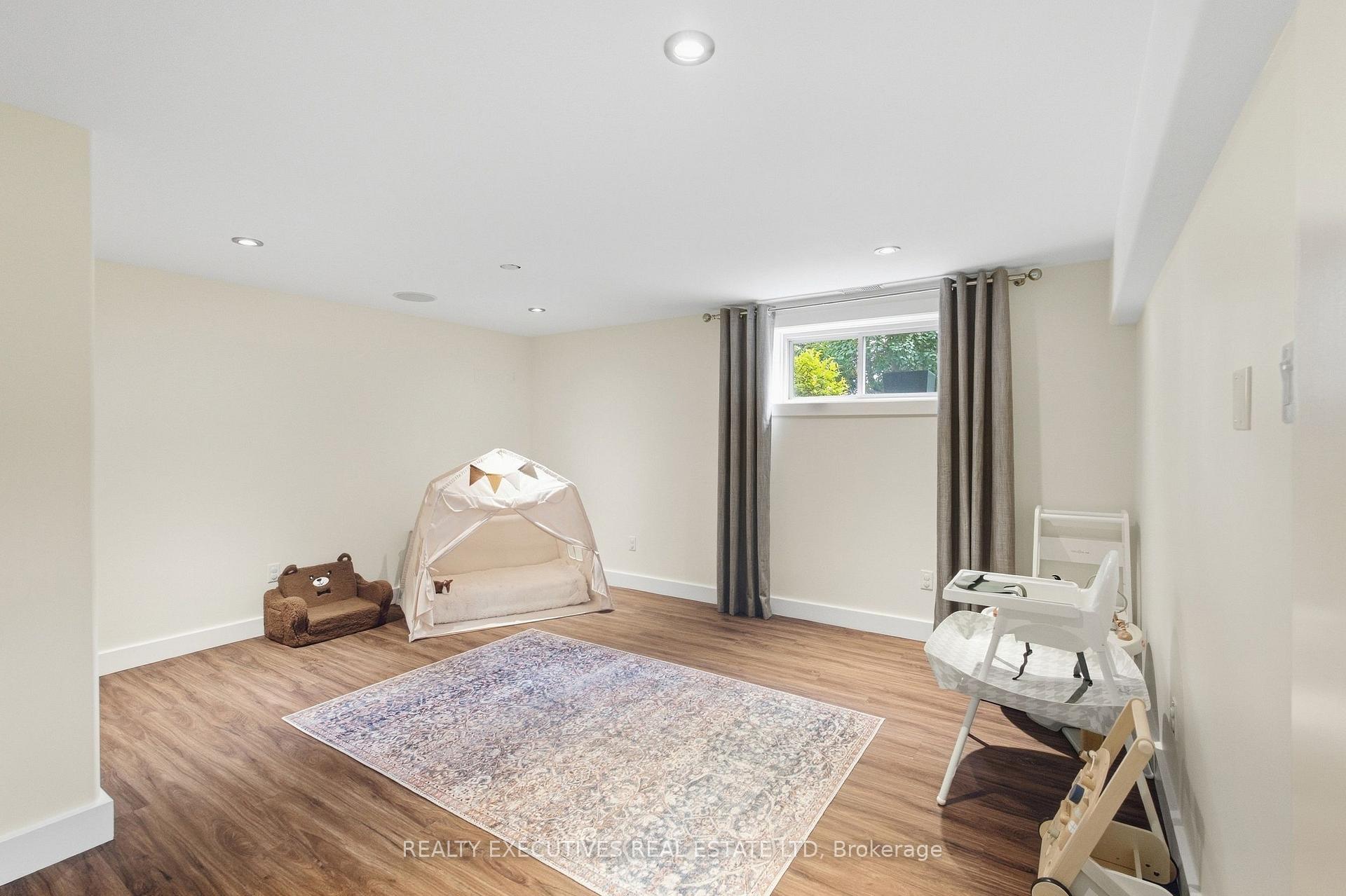 Photo 32 of 534 St Lawrence Street, North Dundas, Winchester — HOMEH
