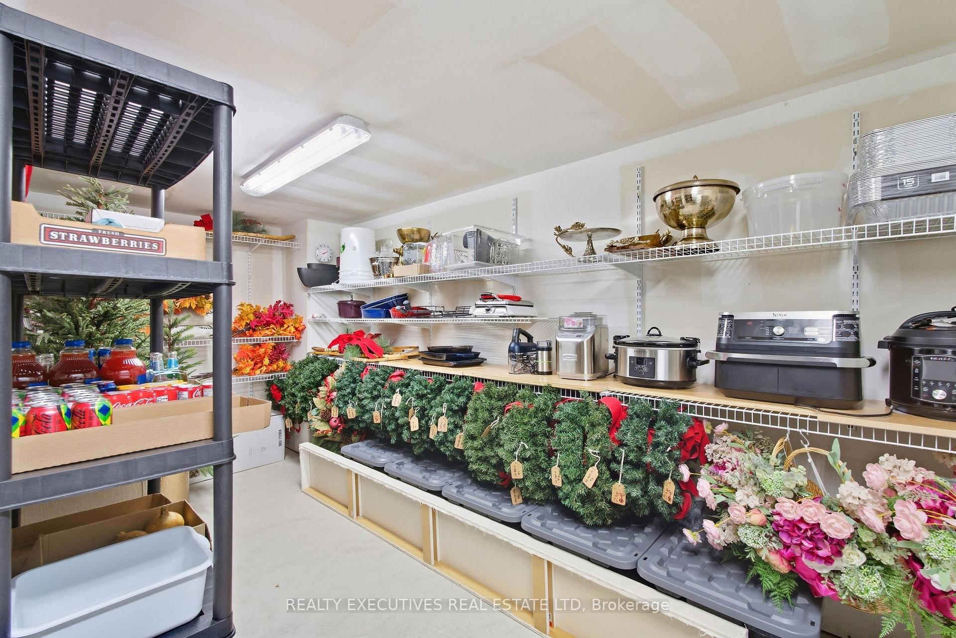 Photo 35 of 534 St Lawrence Street, North Dundas, Winchester — HOMEH