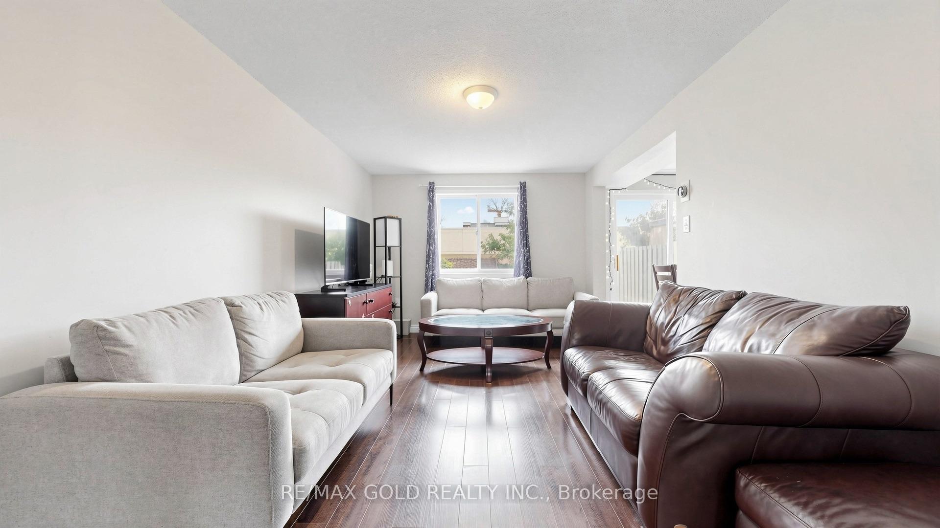 Photo 5 of 29 Srigley Street, Barrie, Holly — HOMEH