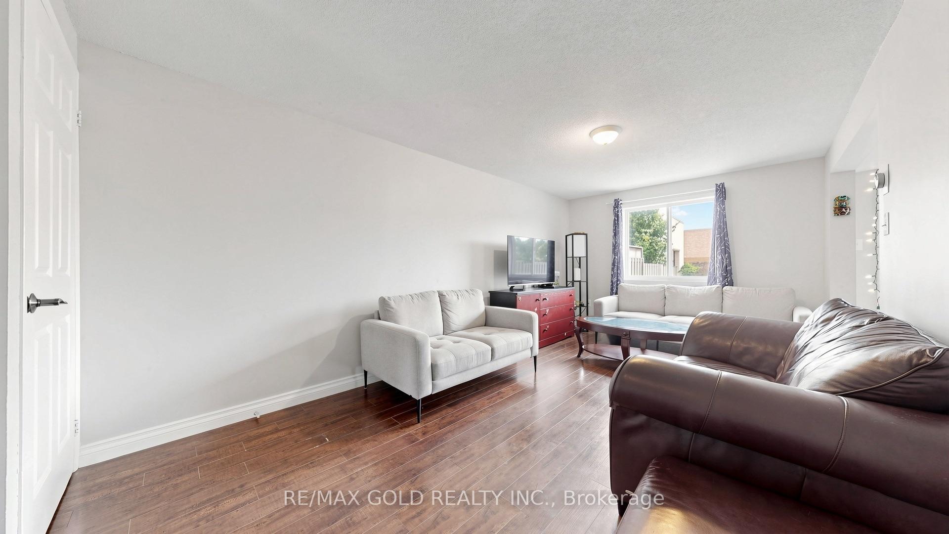 Photo 6 of 29 Srigley Street, Barrie, Holly — HOMEH