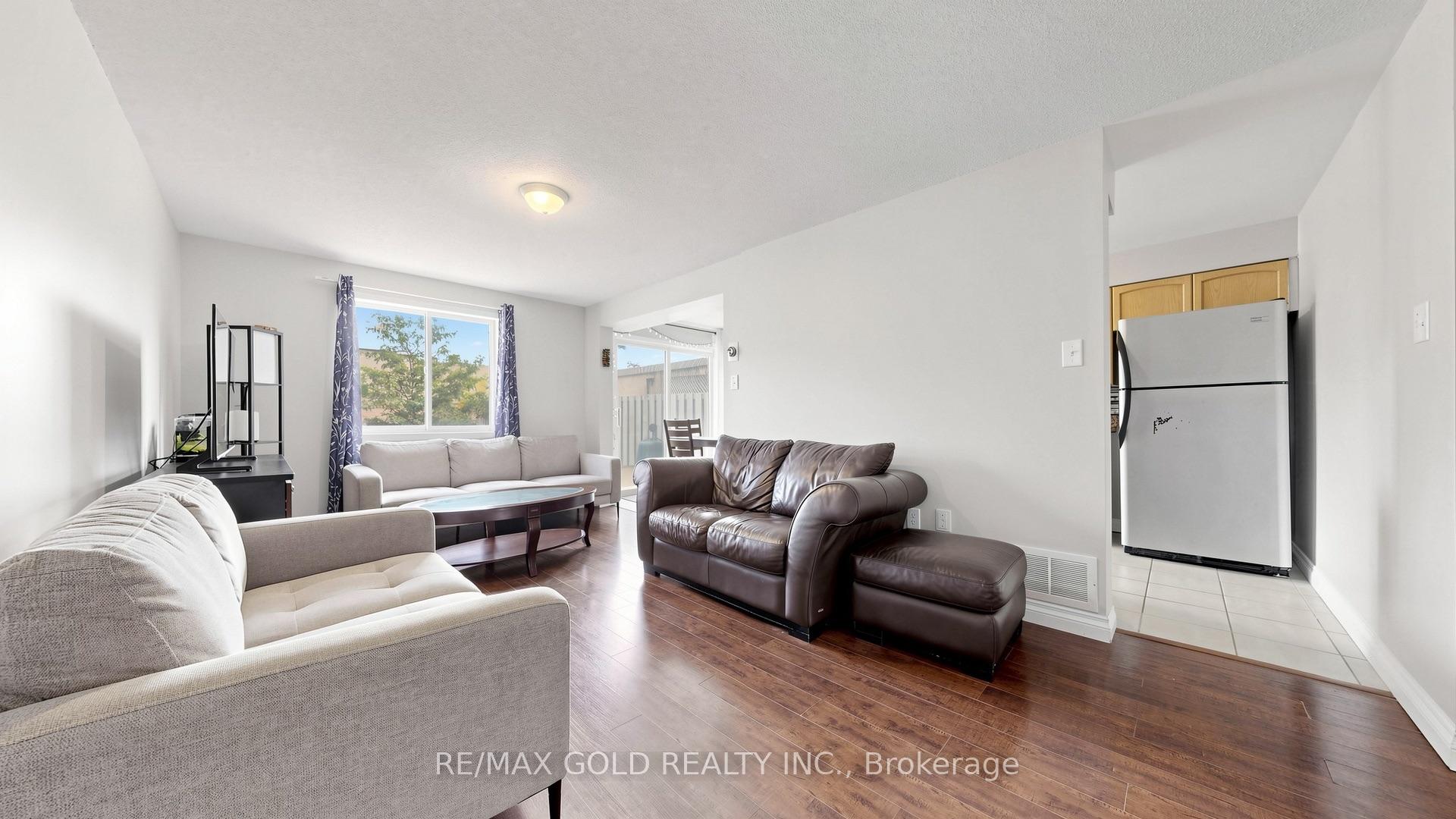 Photo 7 of 29 Srigley Street, Barrie, Holly — HOMEH
